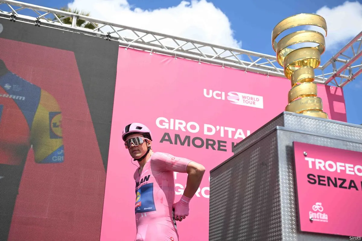 Classifications Giro d'Italia 2025 | Pedersen extends lead in both general and points classifications with third victory