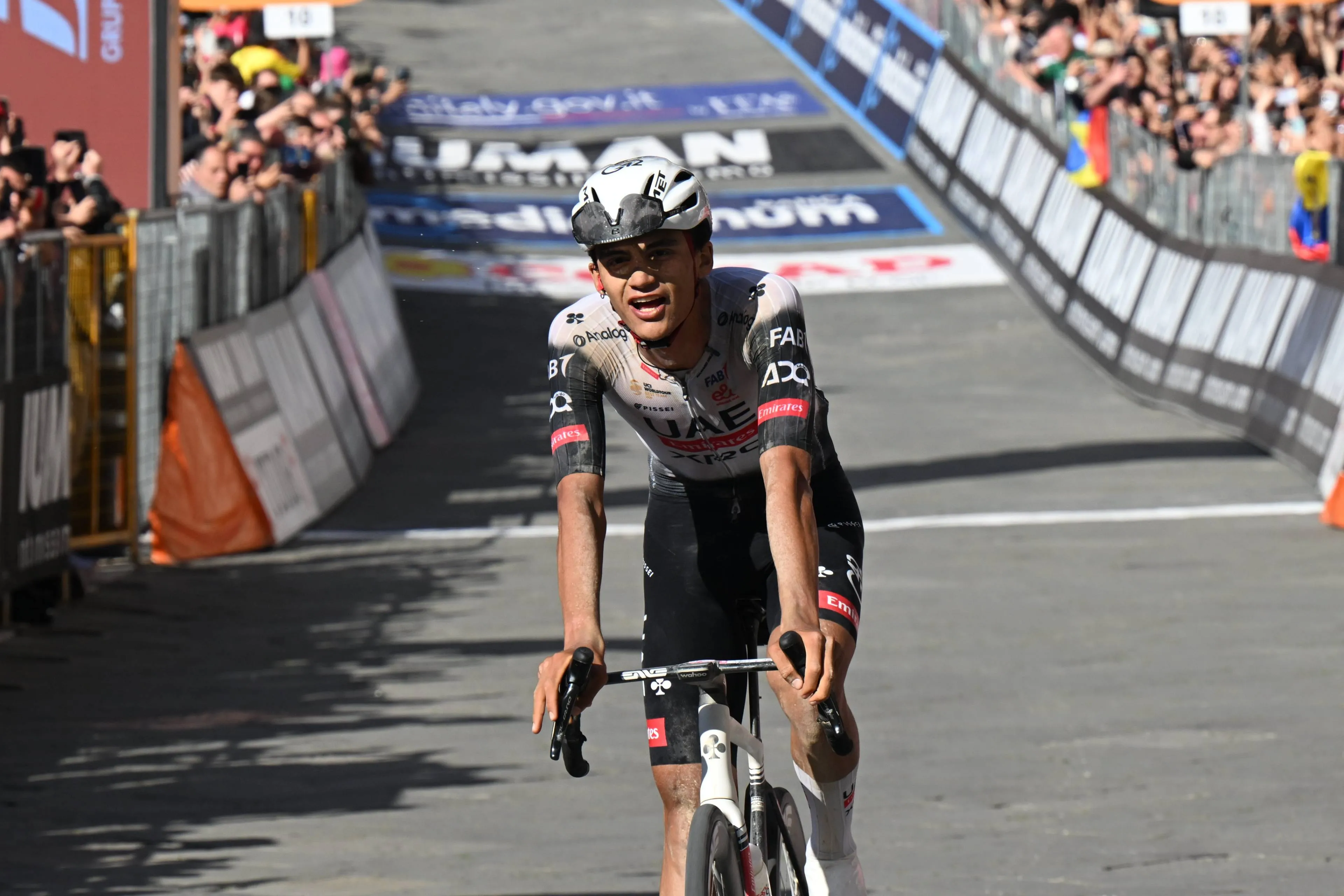 Isaac Del Toro was altijd al een fenomeen, maar broedertwist dient zich aan na Giro-coup (met hulp van Pogacar)