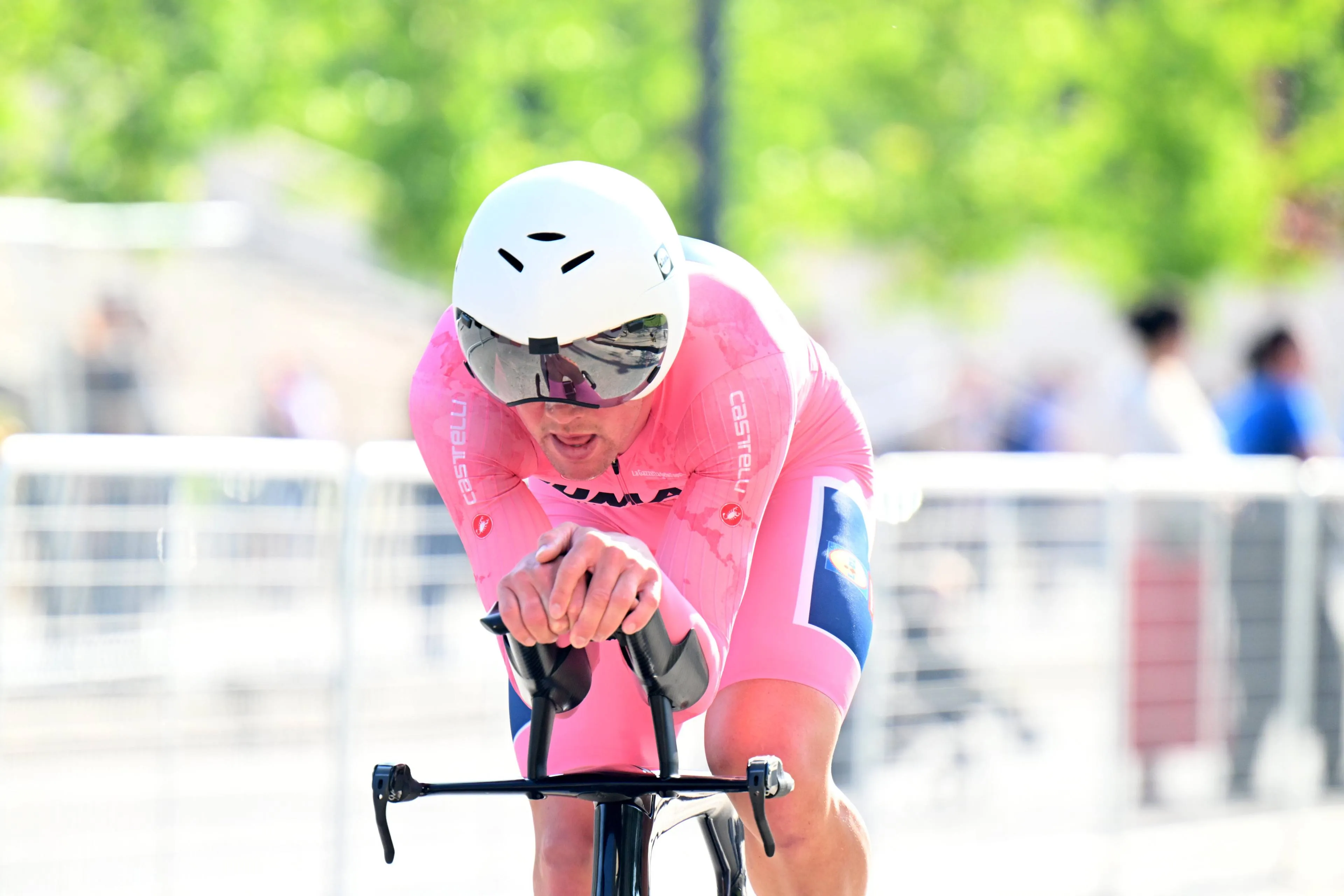 📸 Met deze krankzinnige bolide gaat Pedersen de strijd aan met Evenepoel en Ganna op het EK