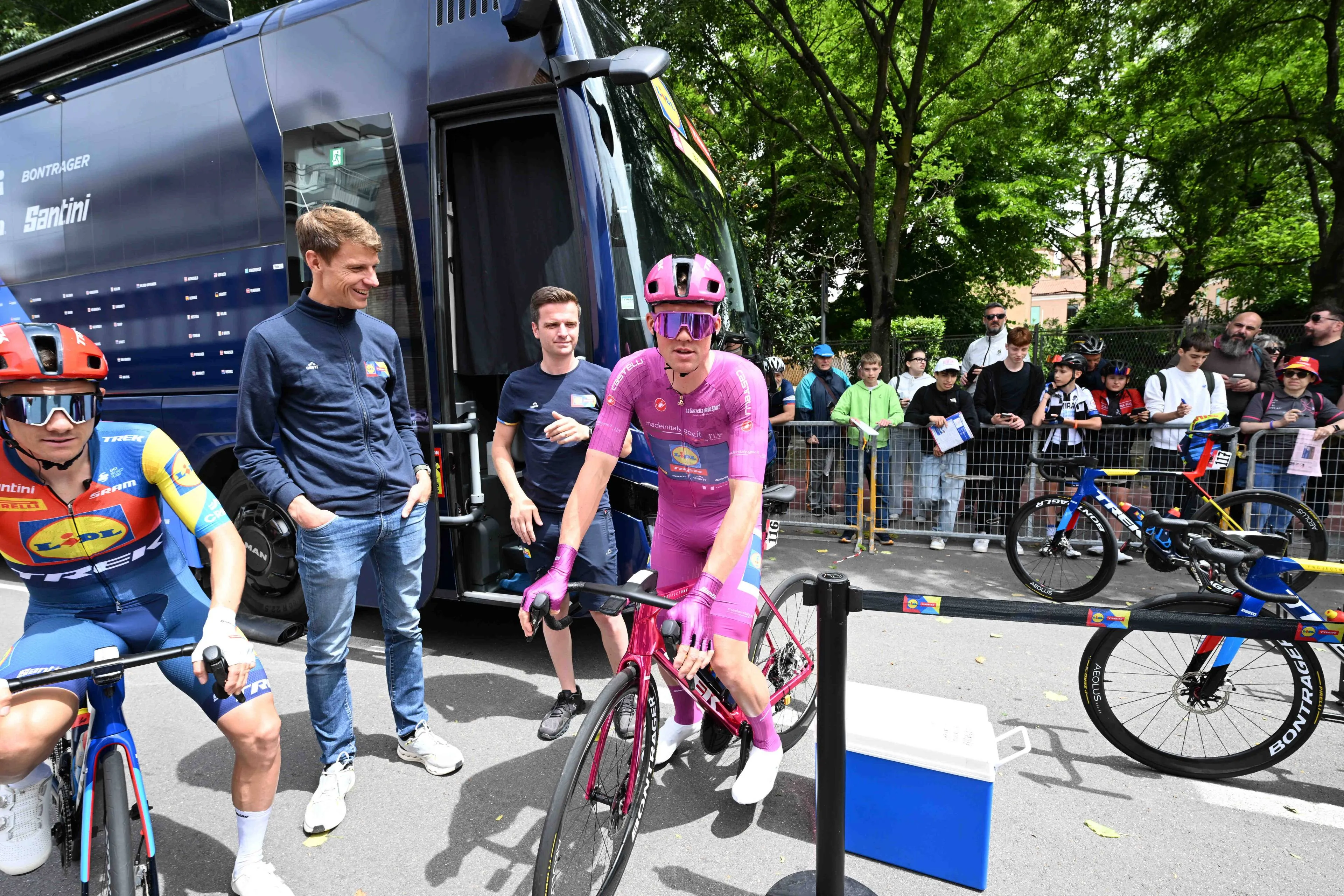 Klassementen Giro d'Italia 2025 | Pedersen lijkt puntentrui zo goed als binnen te hebben