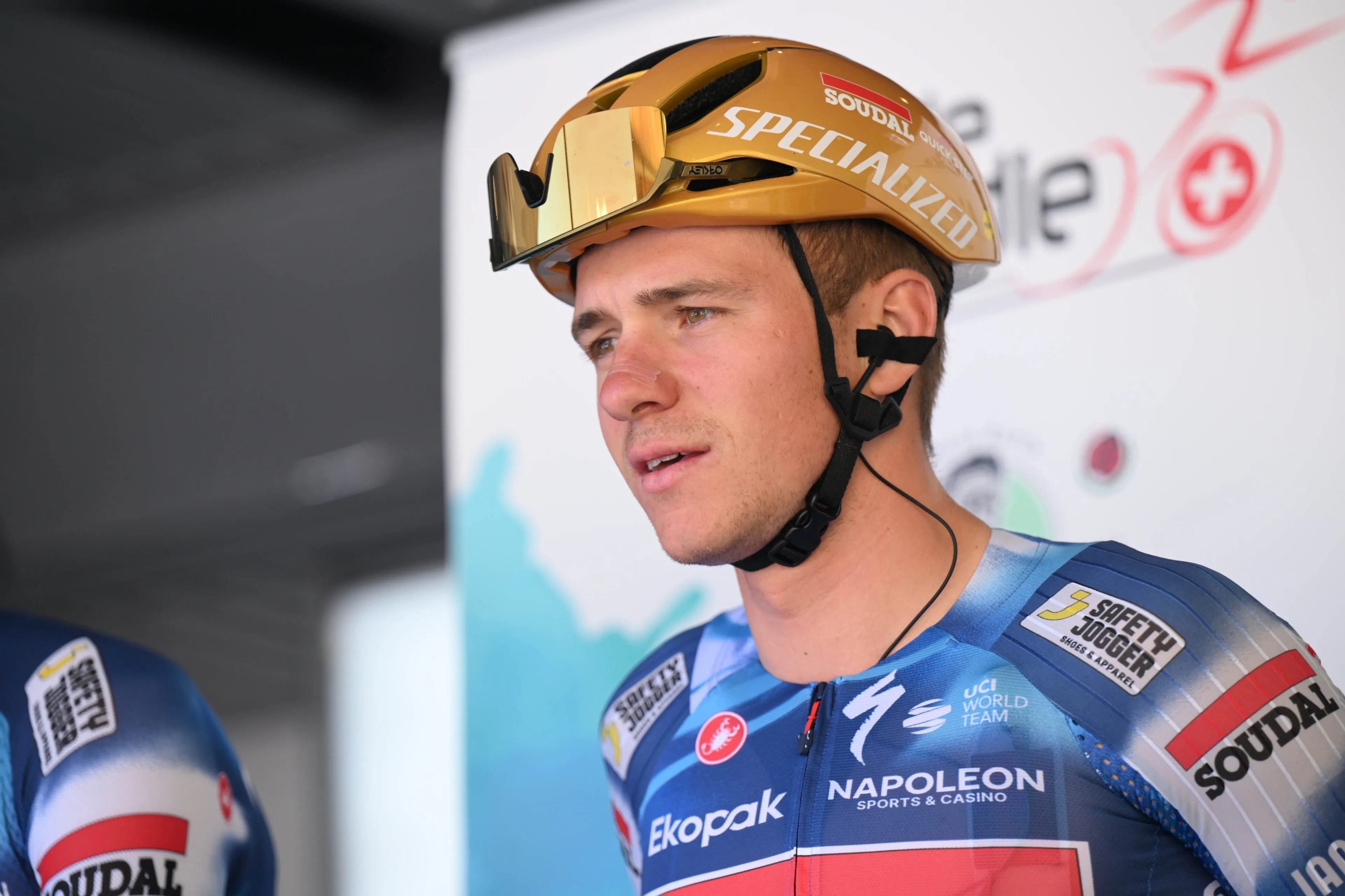 Lefevere ('bel me alsjeblieft niet') en Bakelants reageren op transfer Evenepoel: 'Hij geeft zelf een vreemd signaal'