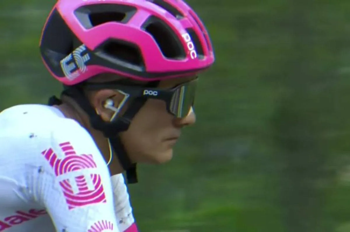 Carapaz legt schuld verliezen Giro bij Del Toro na bizar schaakspel op Finestre: 'Hij heeft de Giro verloren, niet ik'