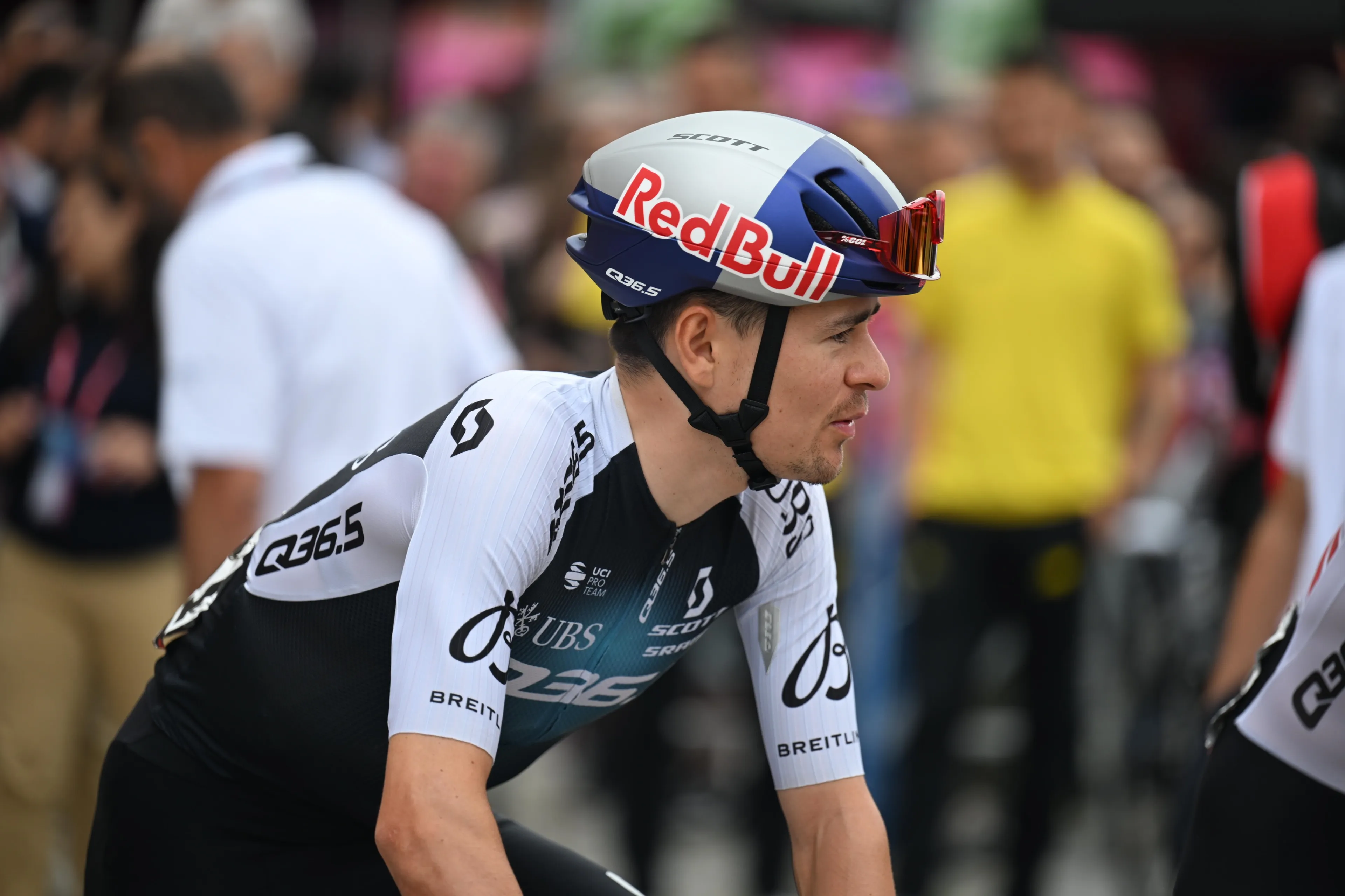 Niet zwaar genoeg, onvoorbereid en pure pech: hoe Tom Pidcock tóch nog iets kan maken van zijn Giro d'Italia