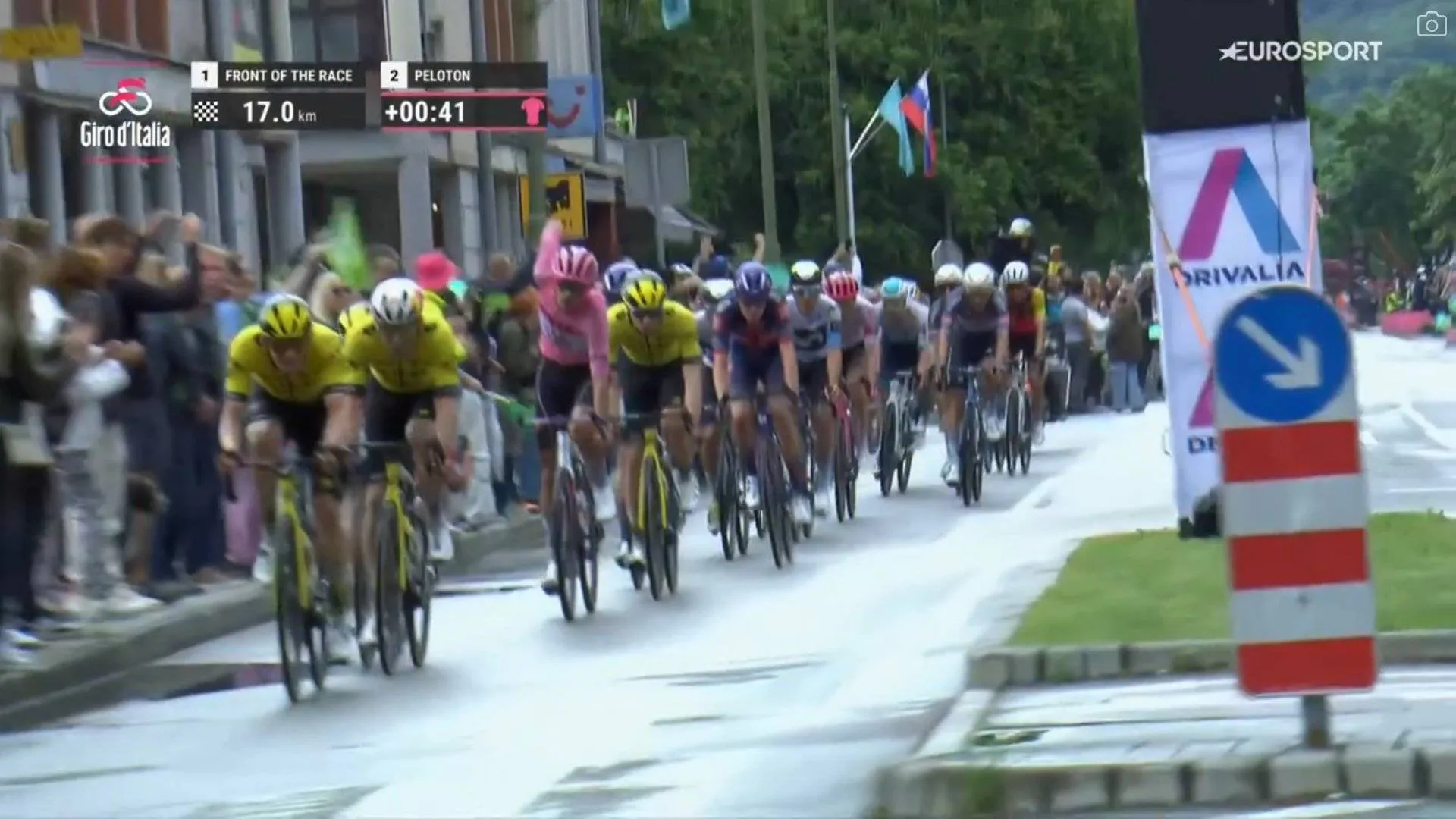 Wout van Aert lashes out at rivals after massive Giro crash: "Sometimes they should just use their heads"