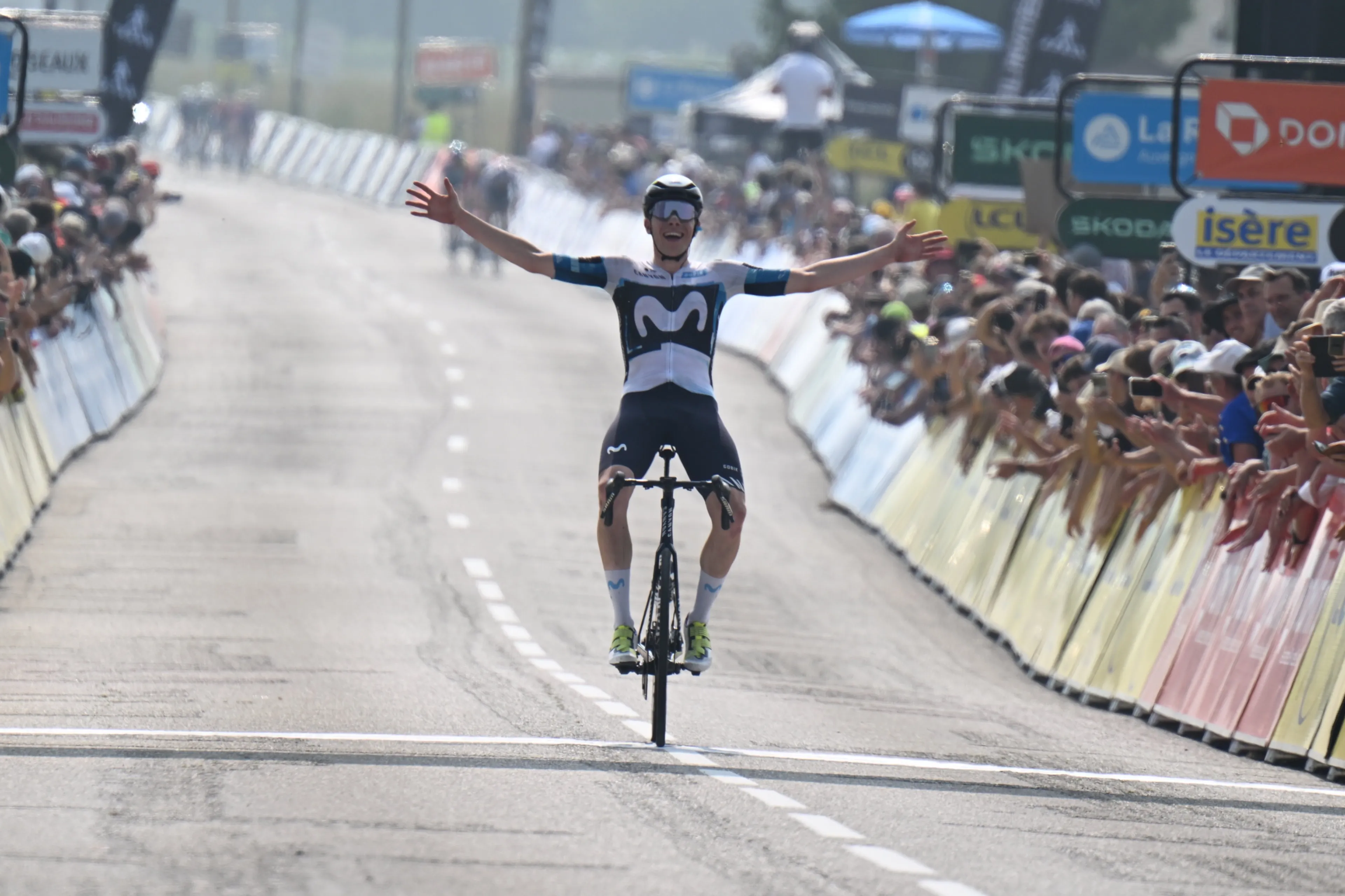 Ondanks aanvallende Van der Poel is het de jonge Romeo die in zinderende derde Dauphiné-etappe de zege en het geel pakt