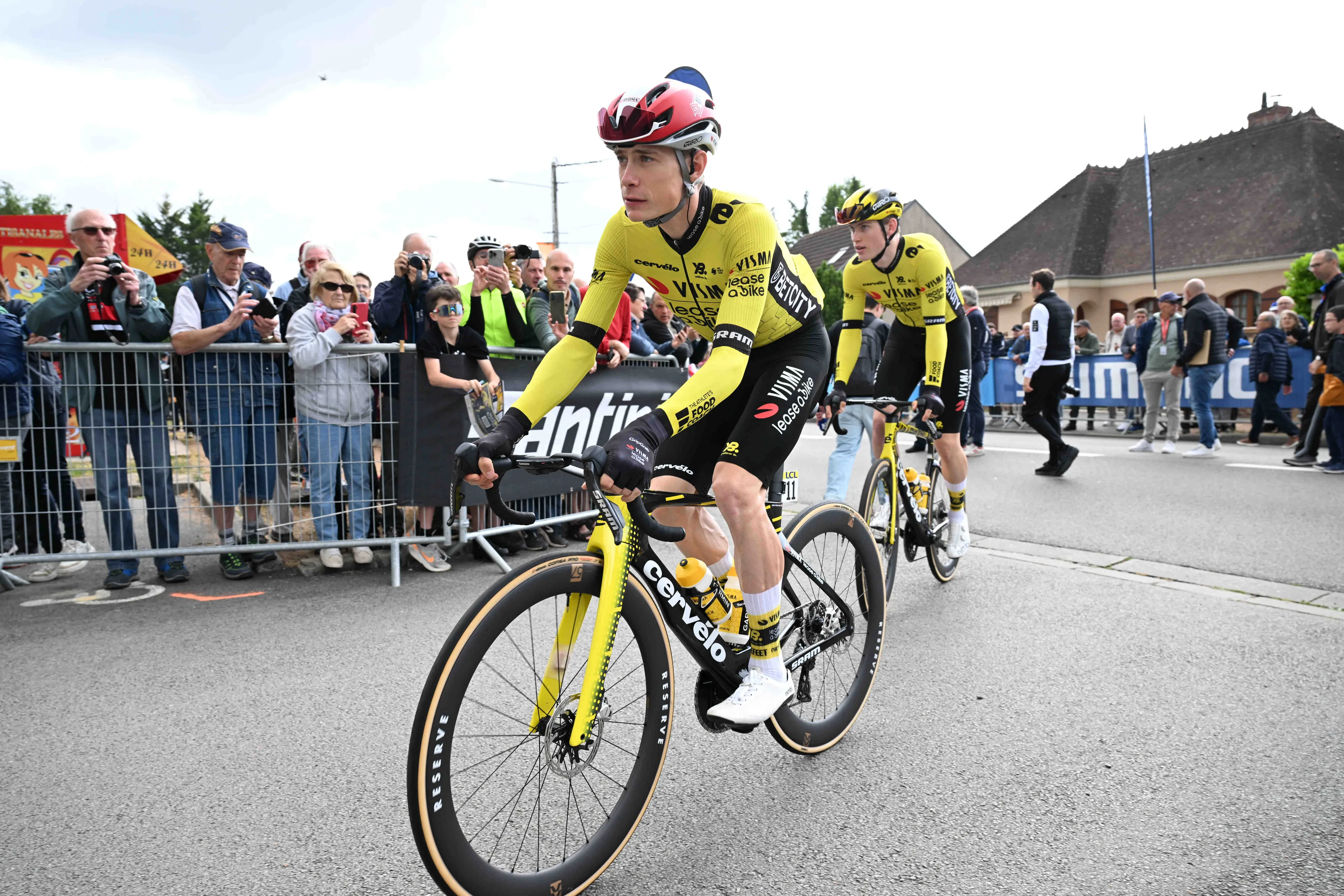 Oud-prof Danielson kritisch op 'wilde' Vingegaard: 'Misschien had hij de Netflix-trailer in zijn hoofd'