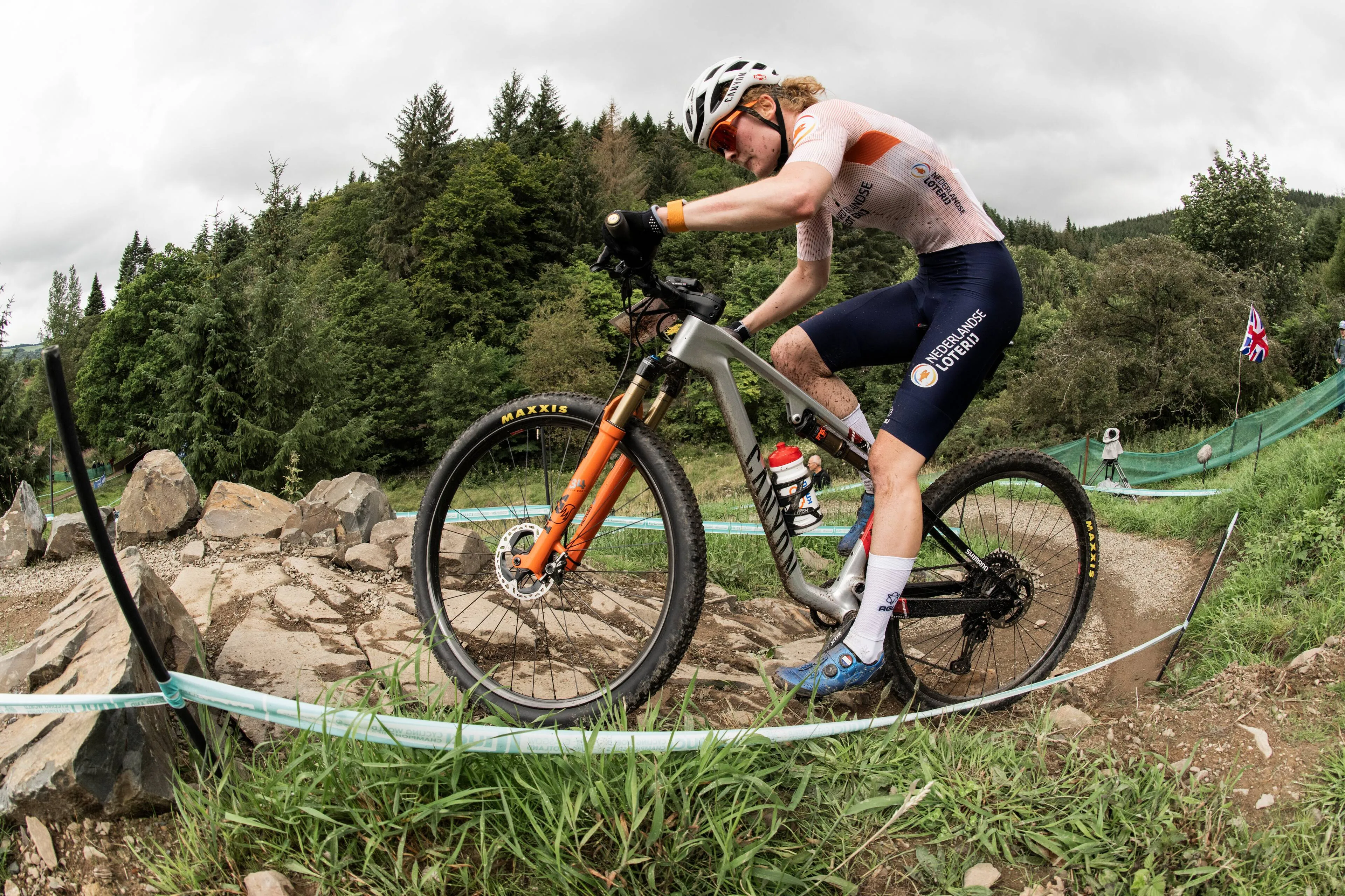 Programma en uitslagen WK mountainbiken 2025 | Eerste Short Race-medailles vergeven, Nederland tweemaal in top 10