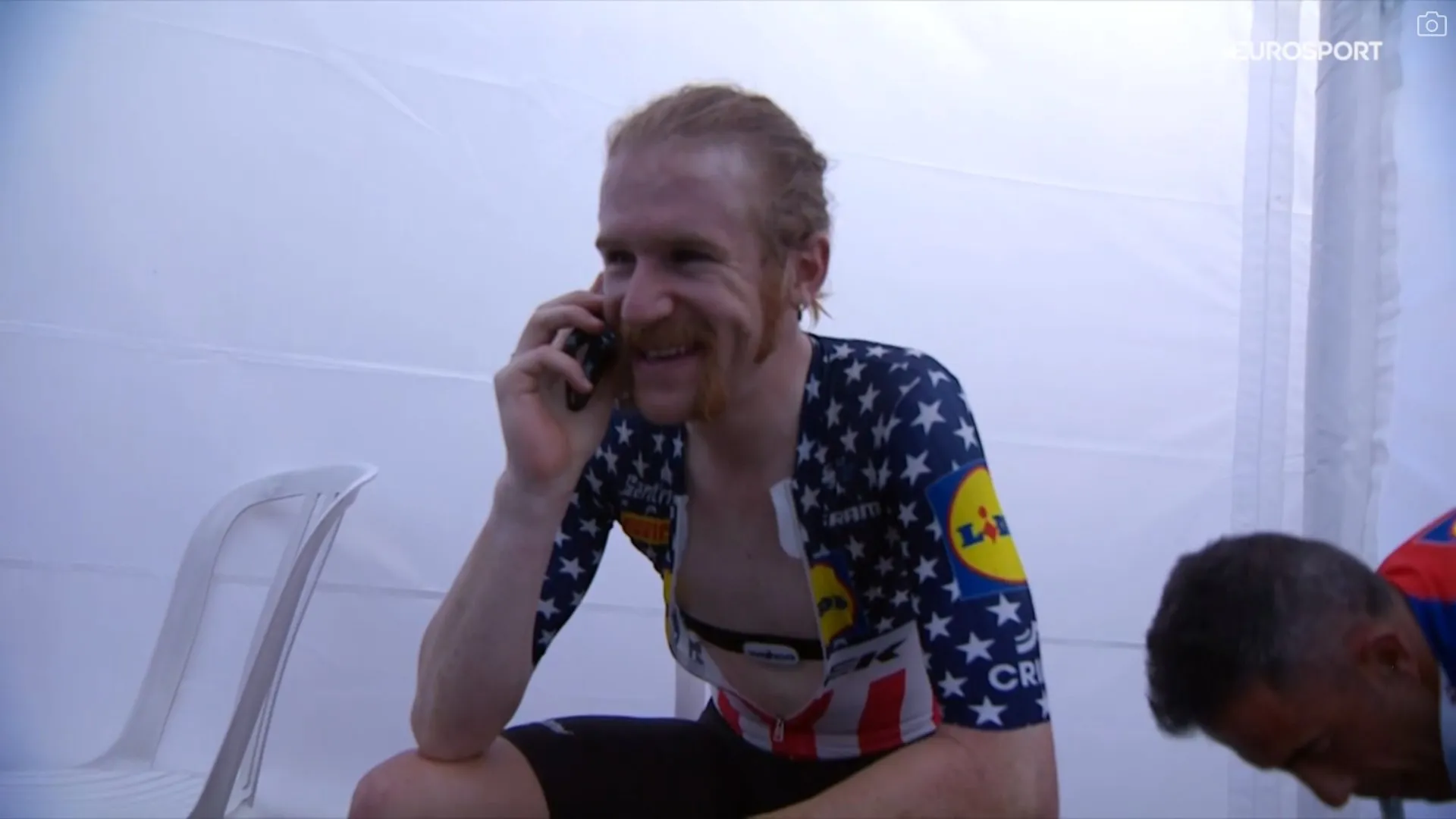 Ritwinnaar Simmons telefoneerde tijdens vluchtpoging naar de auto: 'Vroeg of ik mij mocht laten terugzakken, ik was zo gedemoraliseerd'