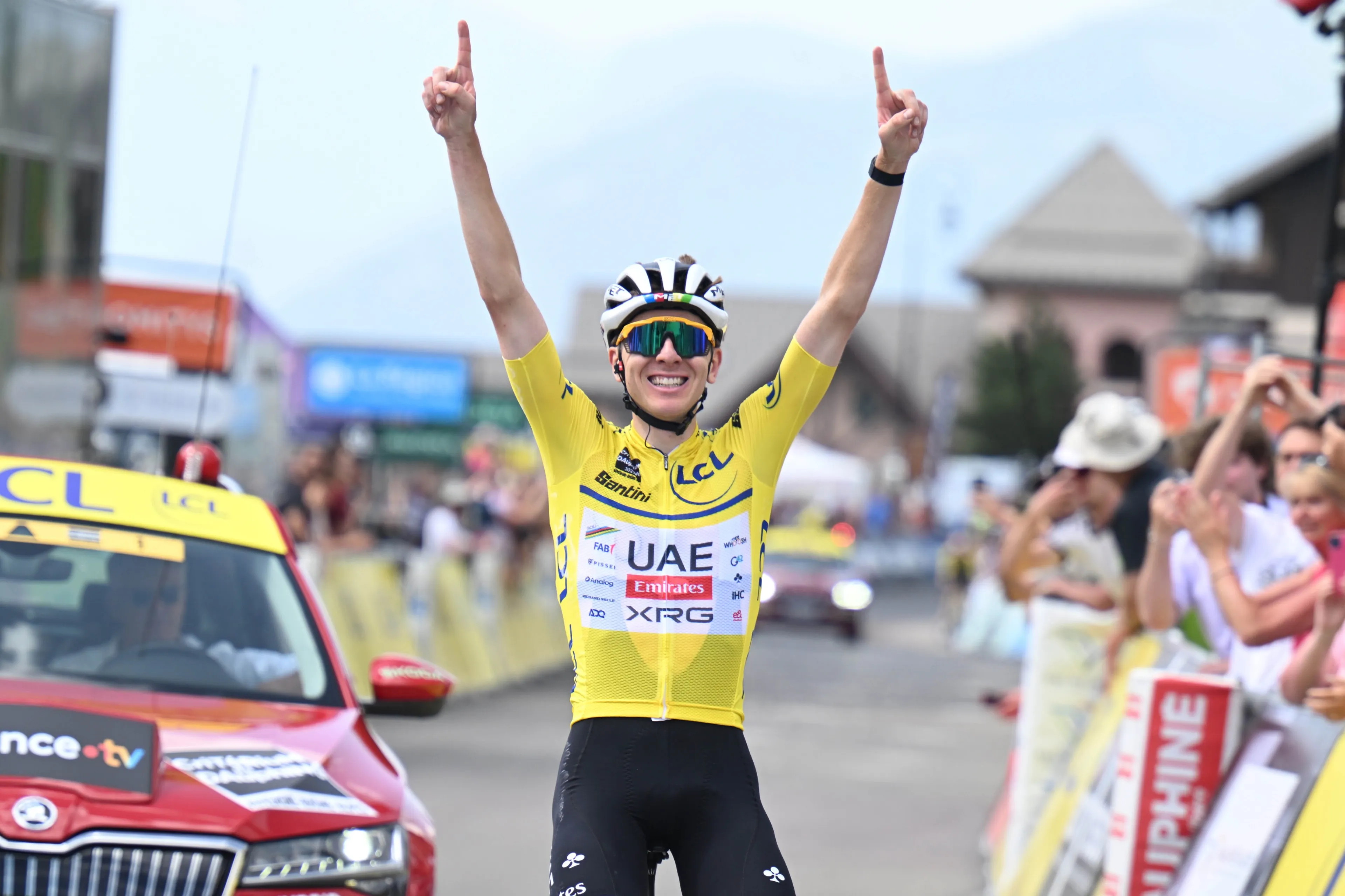 Vingegaard biedt meer weerstand, maar Pogacar blijkt nog steeds flinke maat te groot in Critérium du Dauphiné