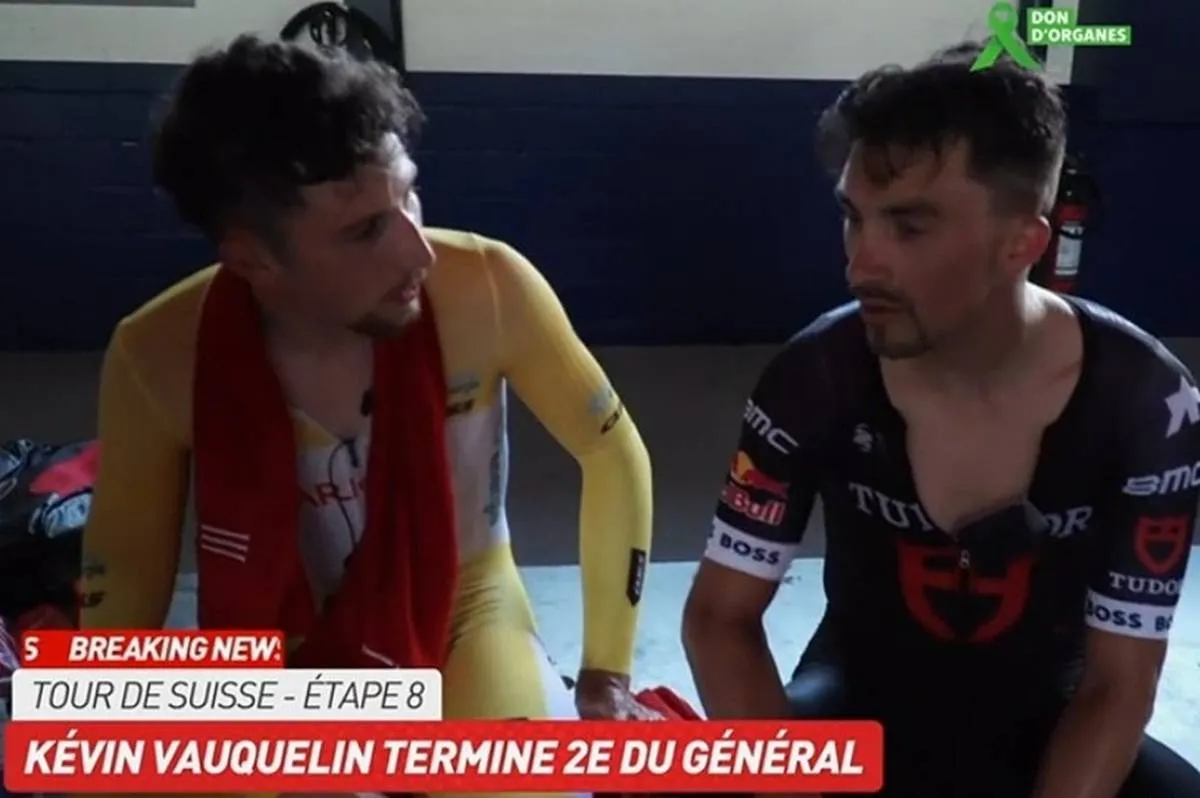 'Je was mijn idool', zegt Vauquelin vertederend tegen Alaphilippe, die pissig was toen Almeida hem inhaalde