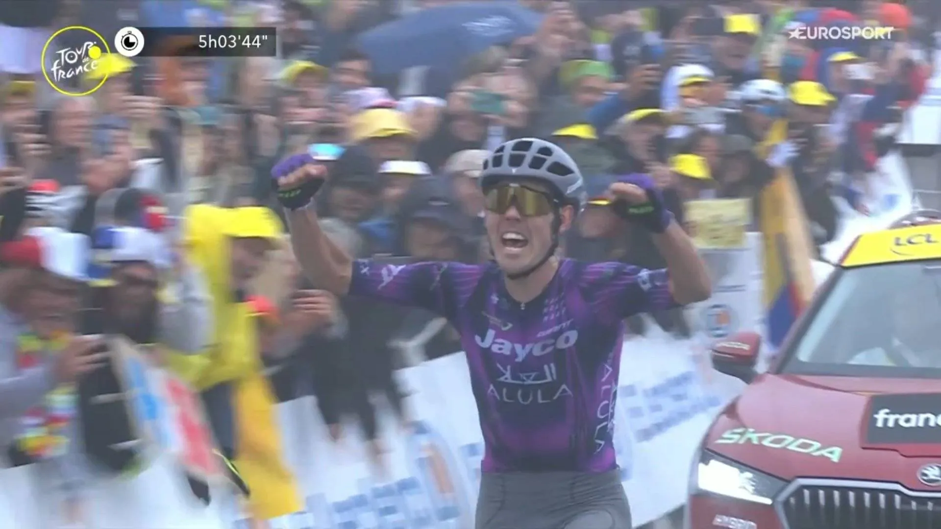 Visma | LaB steekt koers in koninginnenrit vroeg in brand, maar ziet Pogacar weer tijd winnen: O'Connor wint solo