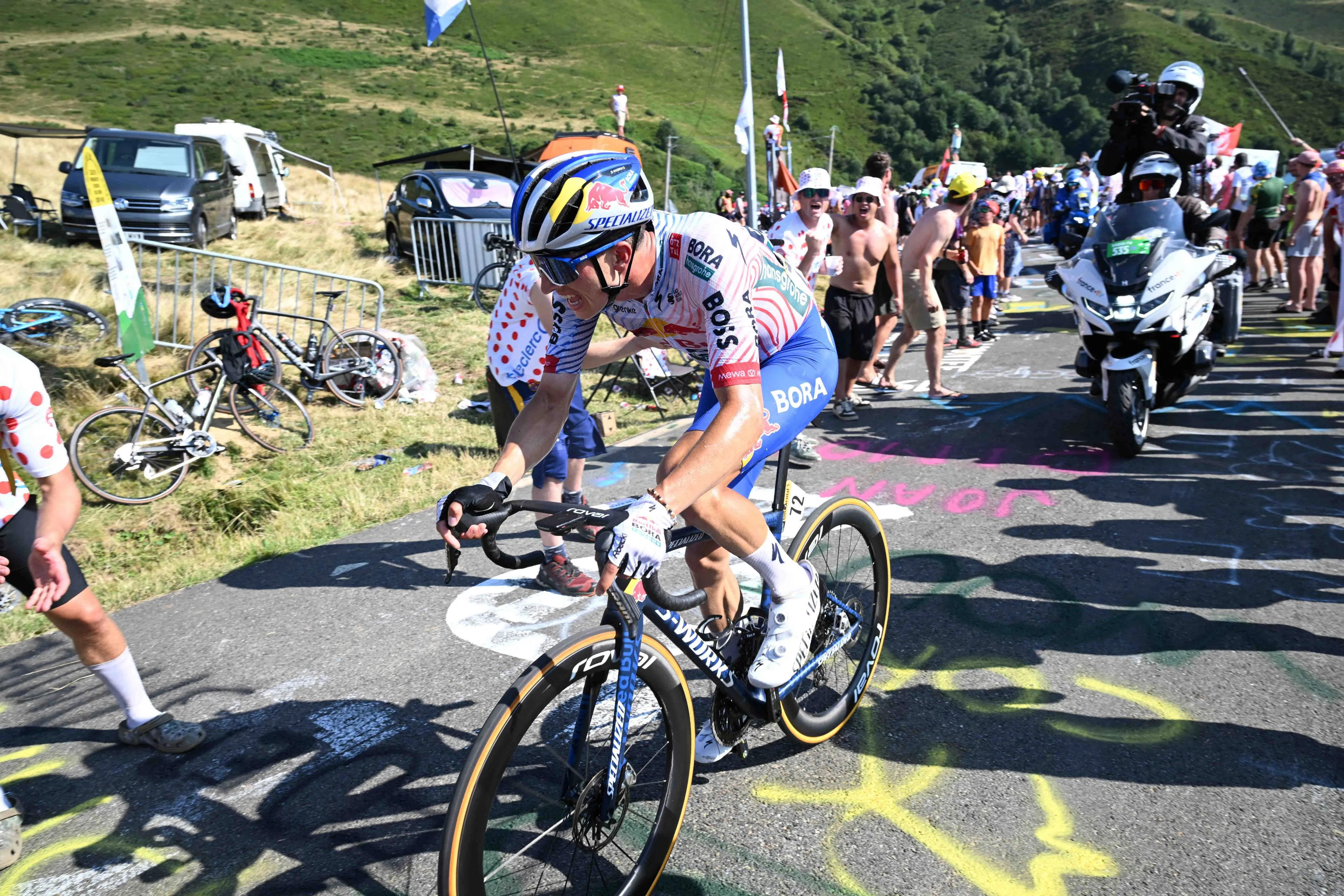 "Roglic is the leader and will tell me what to do": best of the rest Lipowitz has complete faith in his teammate