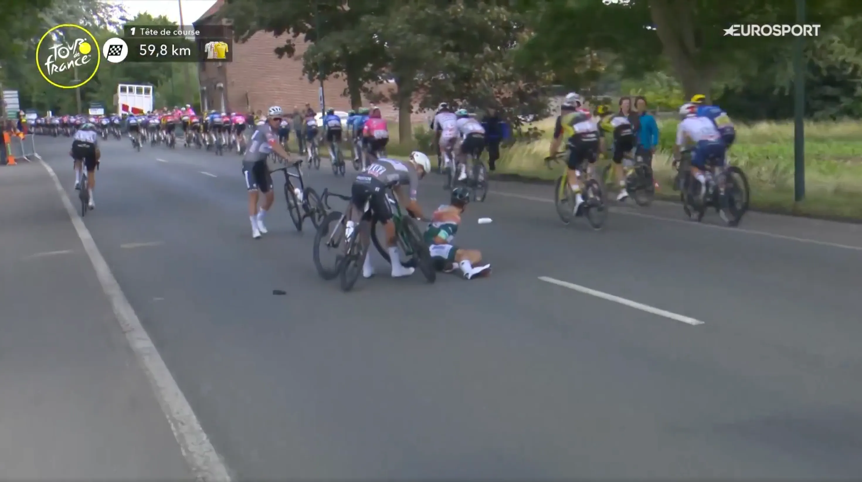 Coquard reacts emotionally after Philipsen had to abandon the race: "Even though I’m not a bad guy…"