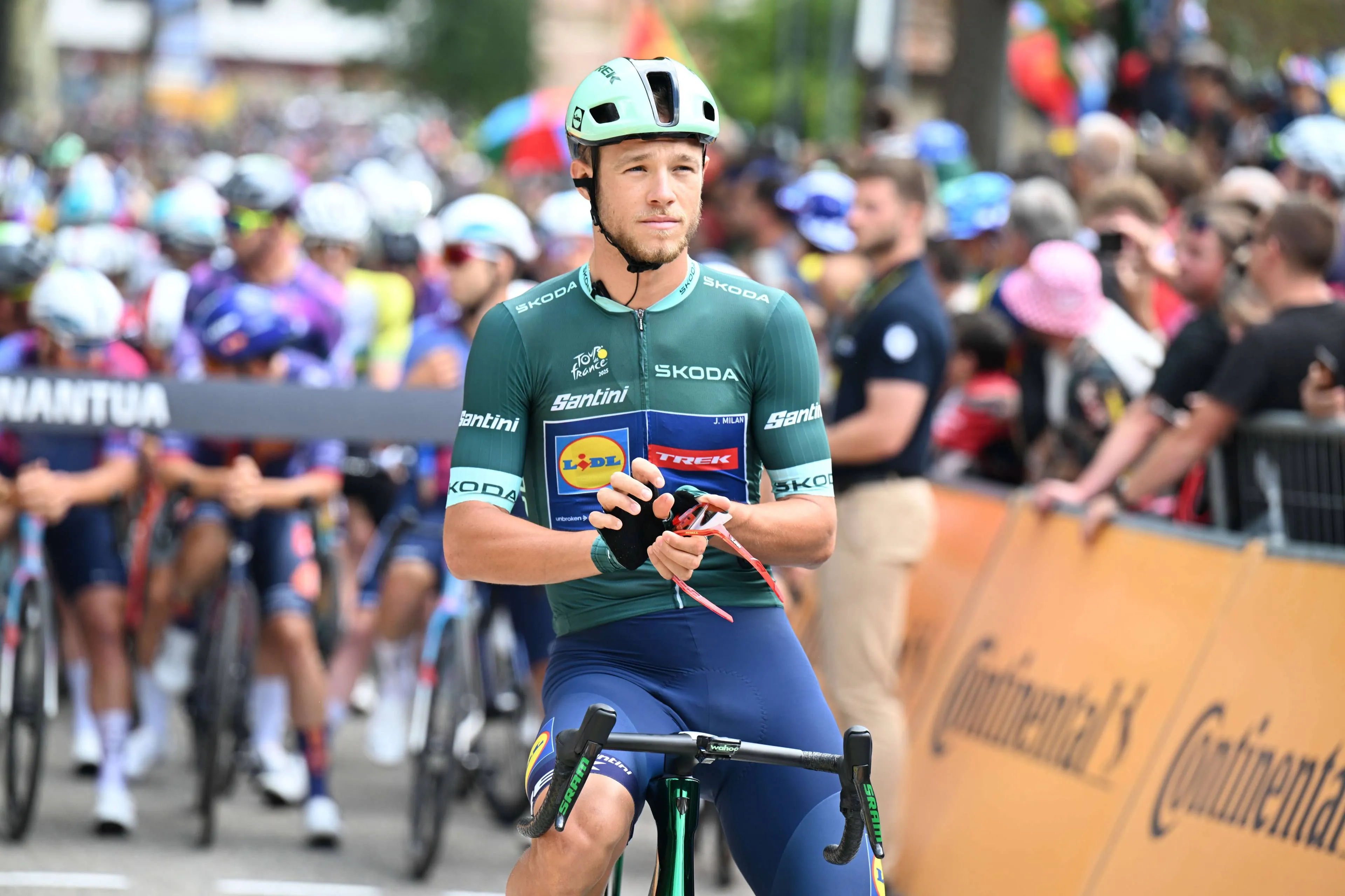 The downside of a bizarre Tour de France? Girmay and green jersey Milan reflect anxiously in Paris: "I don't know why"