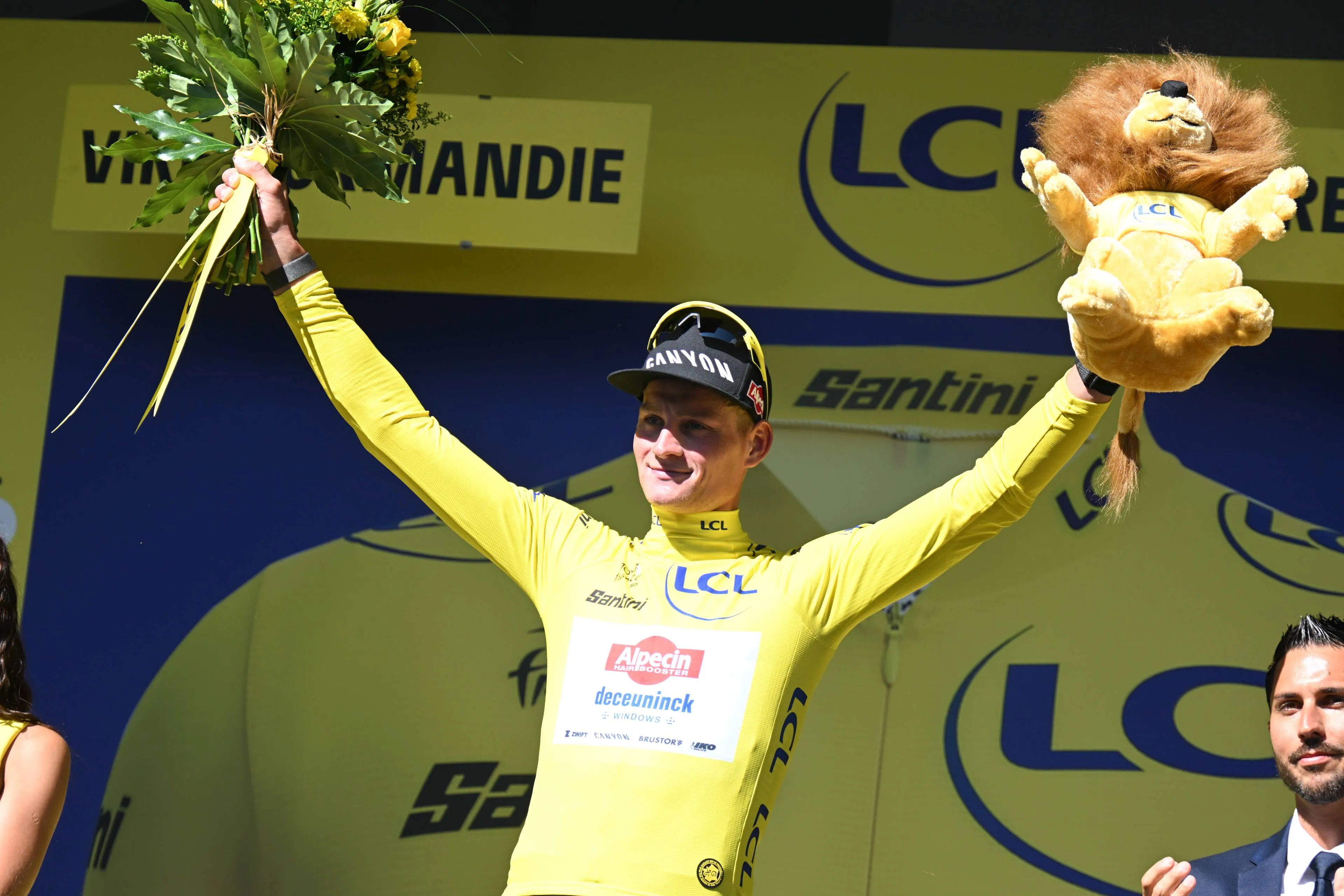 Philipsen bericht Van der Poel iedere dag over groene trui: 'Ik zou me voor m'n kop slaan als ik nu te makkelijk denk'