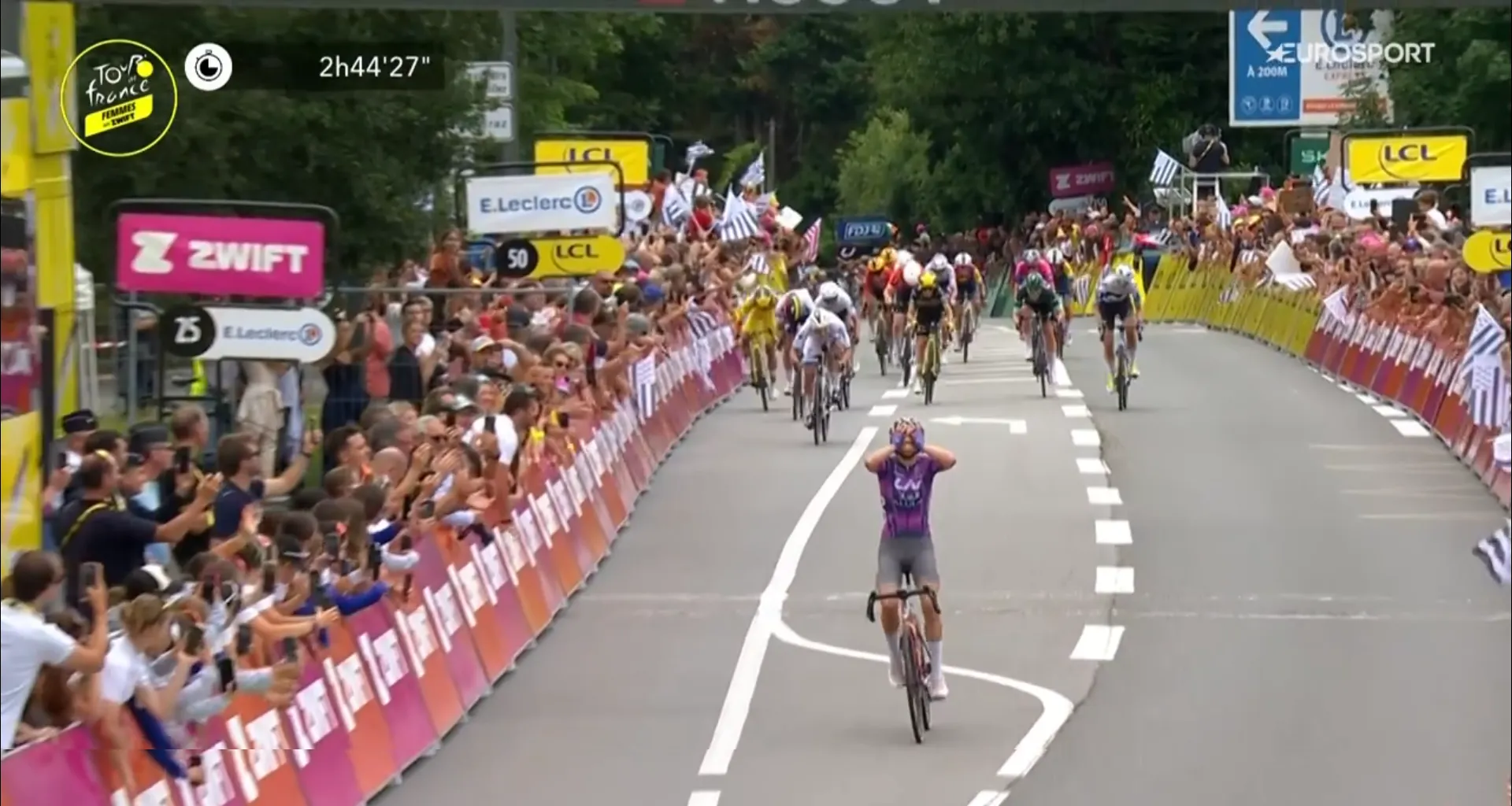 Major surprise in Tour de France Femmes: Oldest rider in the peloton, Garcia, stays ahead of the favorites