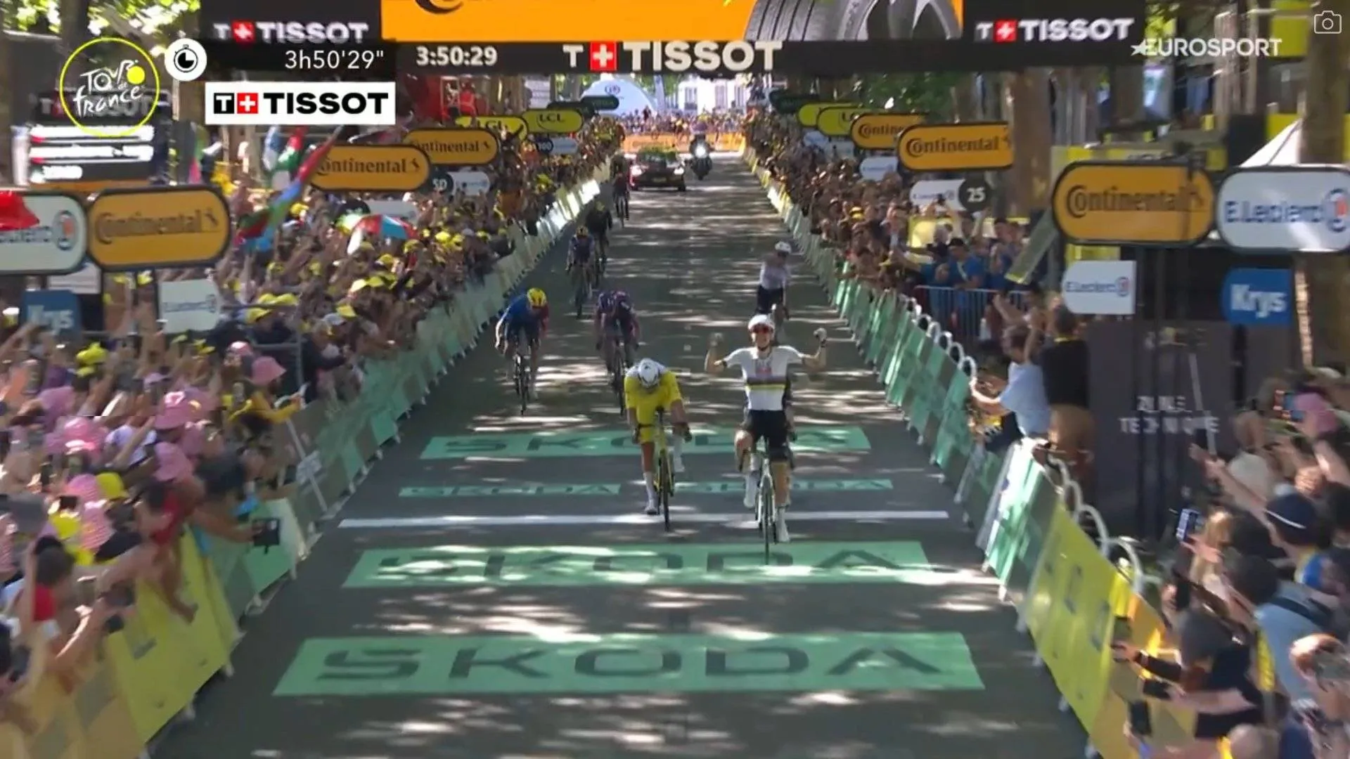 Vingegaard carries Van der Poel to punchy finish, but Pogacar wins yellow jersey as his legs give out