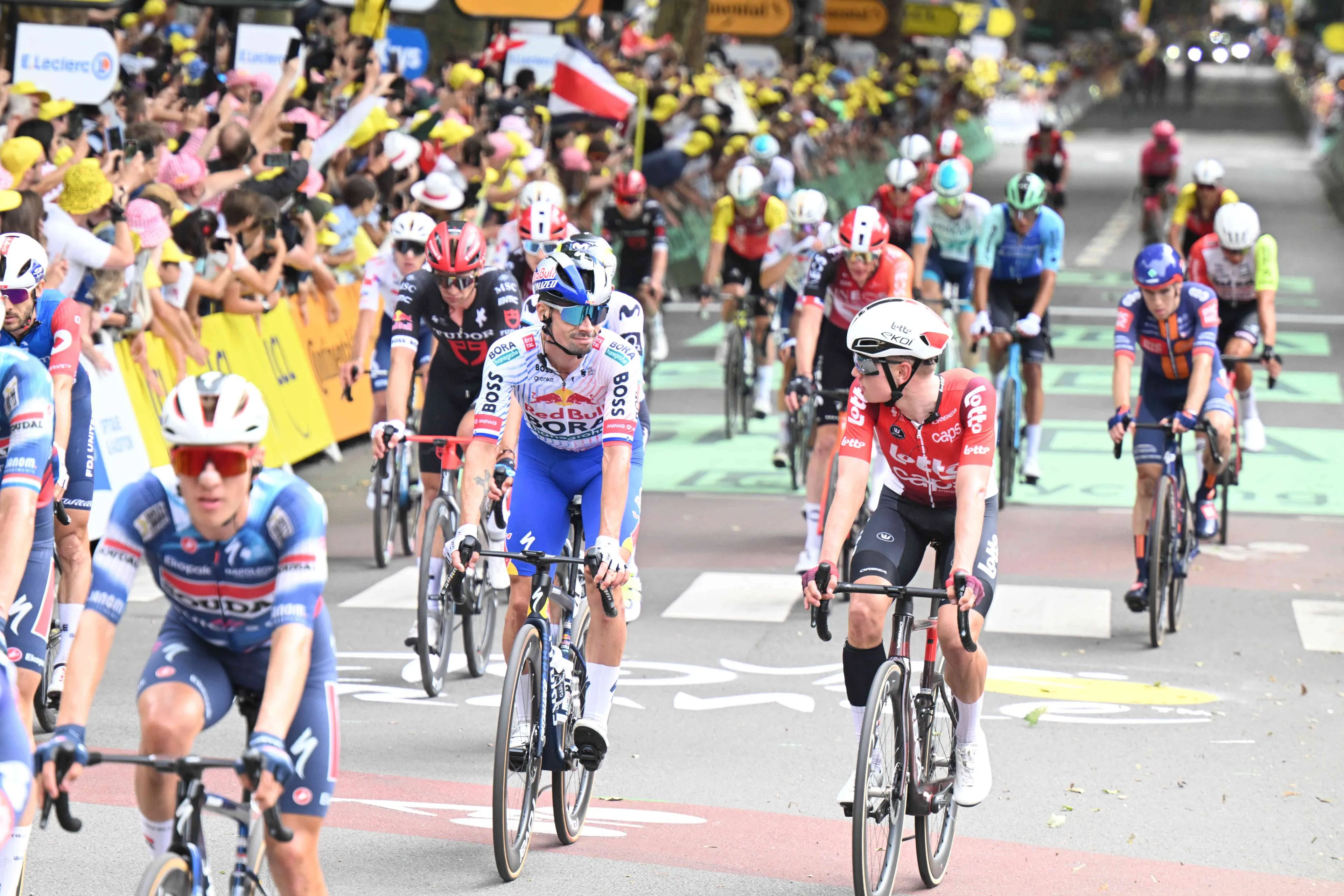 Red Bull-BORA-hansgrohe took a cautious approach with Roglic in opening stage Tour: "Deliberately avoided risks – same plan for stage 2"