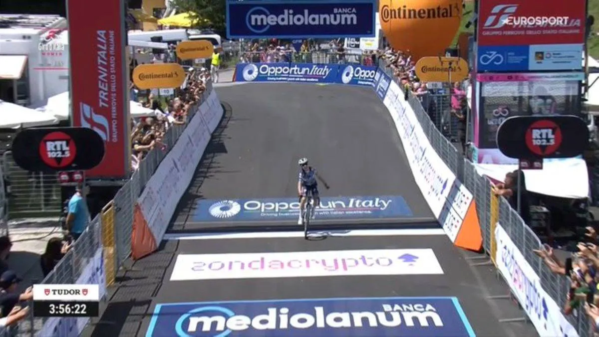 Van der Breggen niet opgewassen tegen geweld Reusser en Gigante, die naar fraaie ritzege Giro vliegt