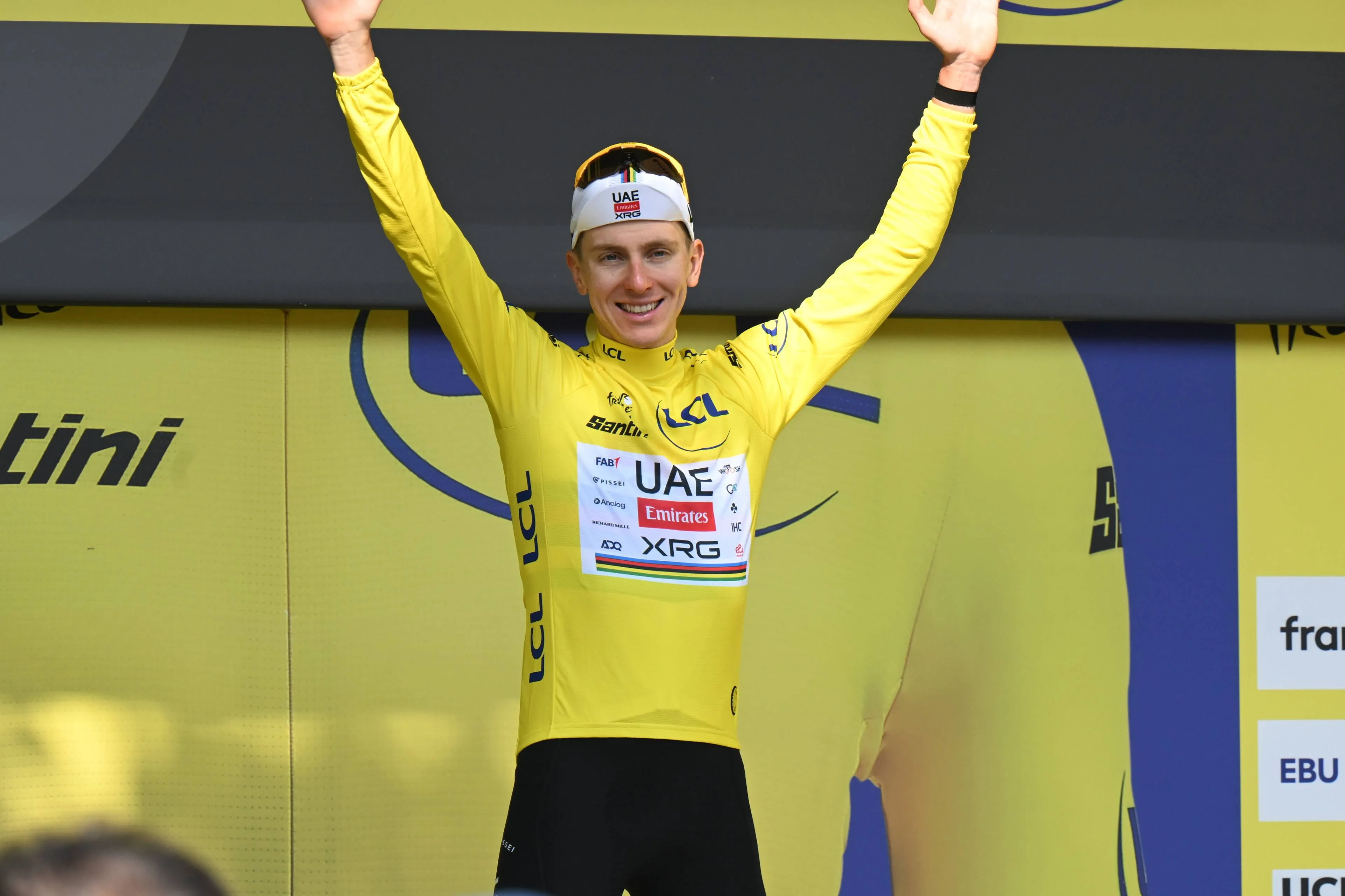 Pogacar denkt te weten waarom hij rondrijdt met snotneus en zere keel: 'Al een paar dagen eigenlijk'