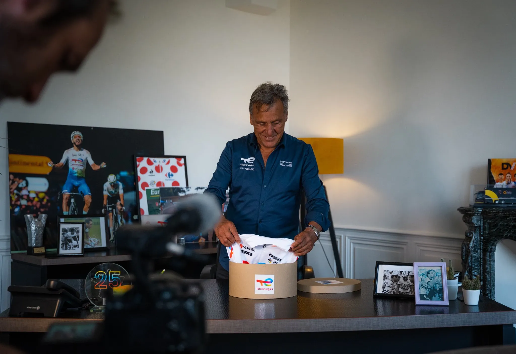 Nieuwe Tour-tenues voor TotalEnergies, Red Bull, UAE en Rabobank voor het eerst te zien bij Visma | Lease a Bike