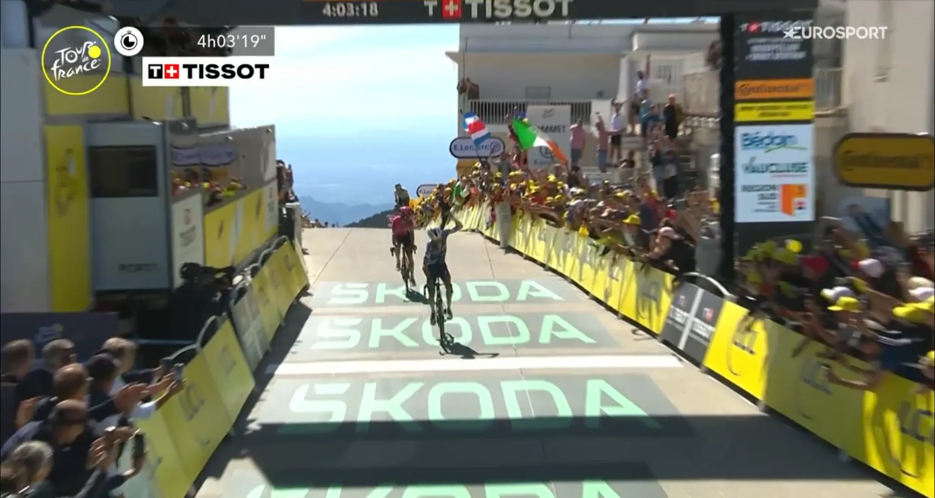 Paret-Peintre verslaat Healy in knotsgekke Ventoux-finale: Vingegaard beukt, maar kan Pogacar (net) niet kraken