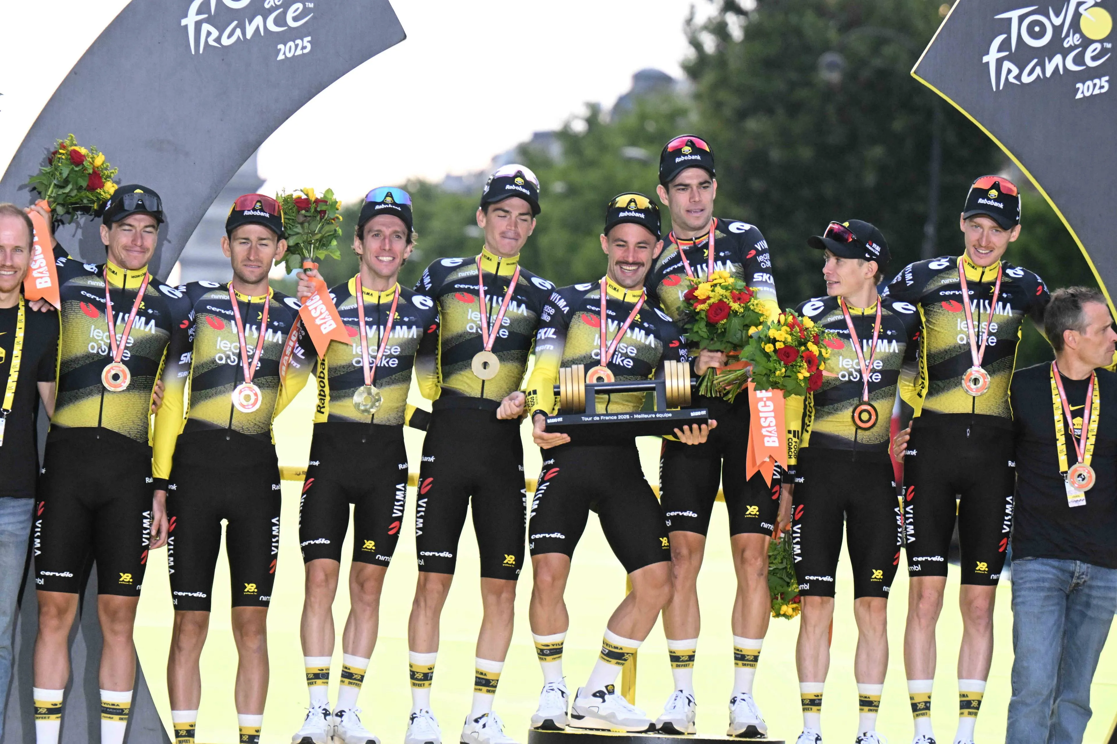 Bakelants analyzes Visma | LaB, while De Cauwer praises van Aert: "He never really left"