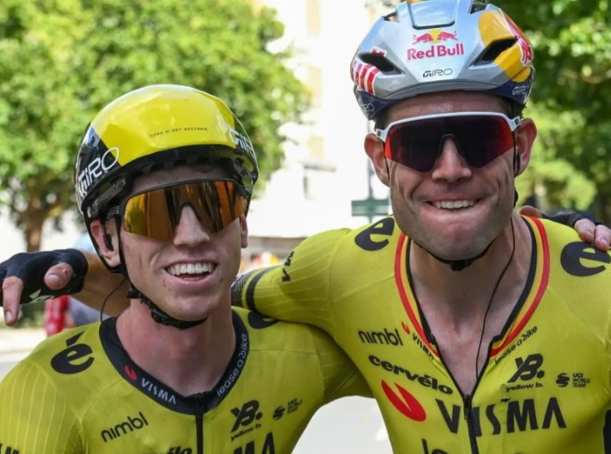 Van Aert zag volwassen Brennan winnen, ook al kon hij zelf niet helpen: 'Koerst en spreekt alsof hij al jaren meedraait'