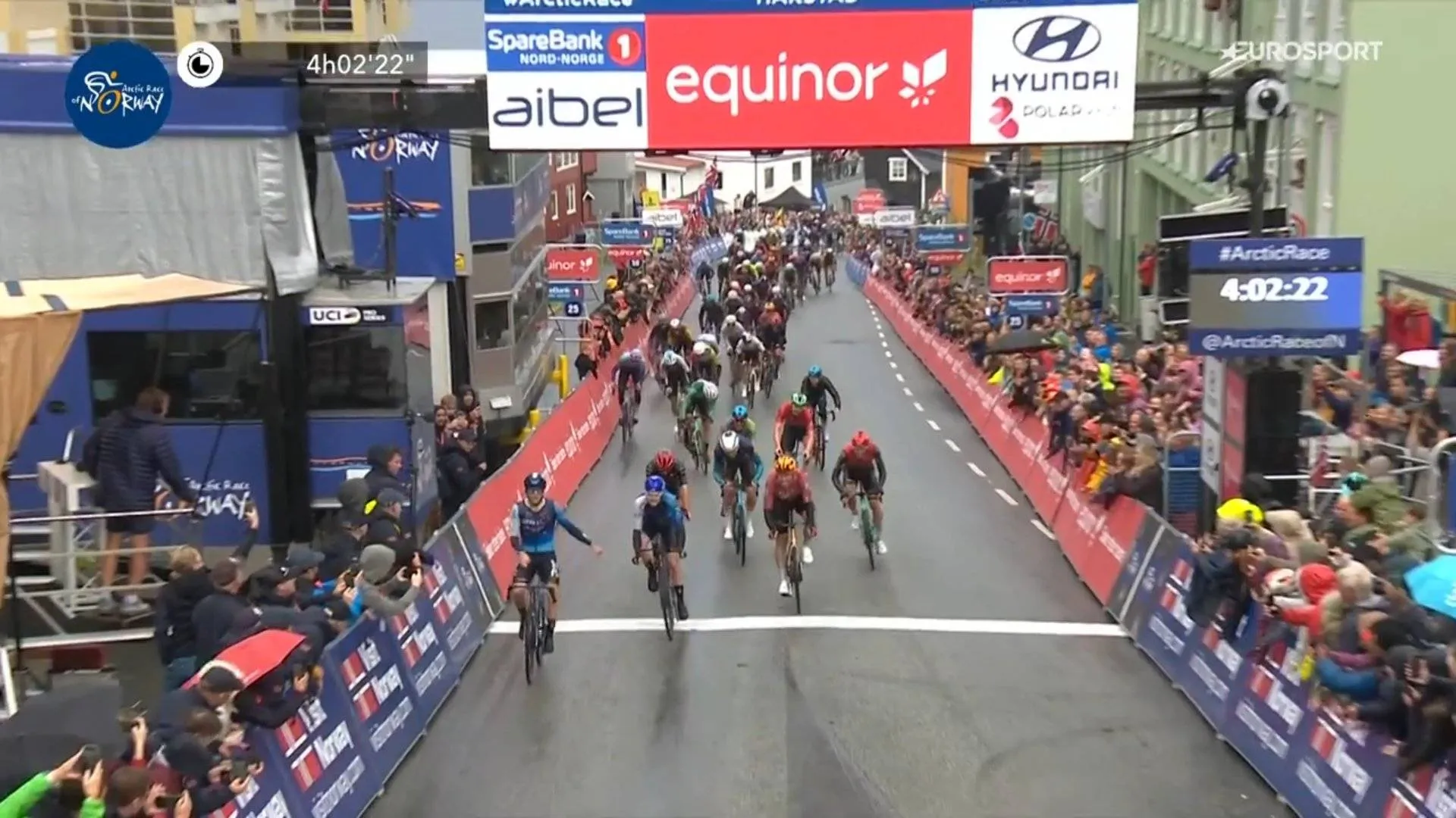 Corbin Strong impresses with stage victory in Norway, Pidcock not yet in contention