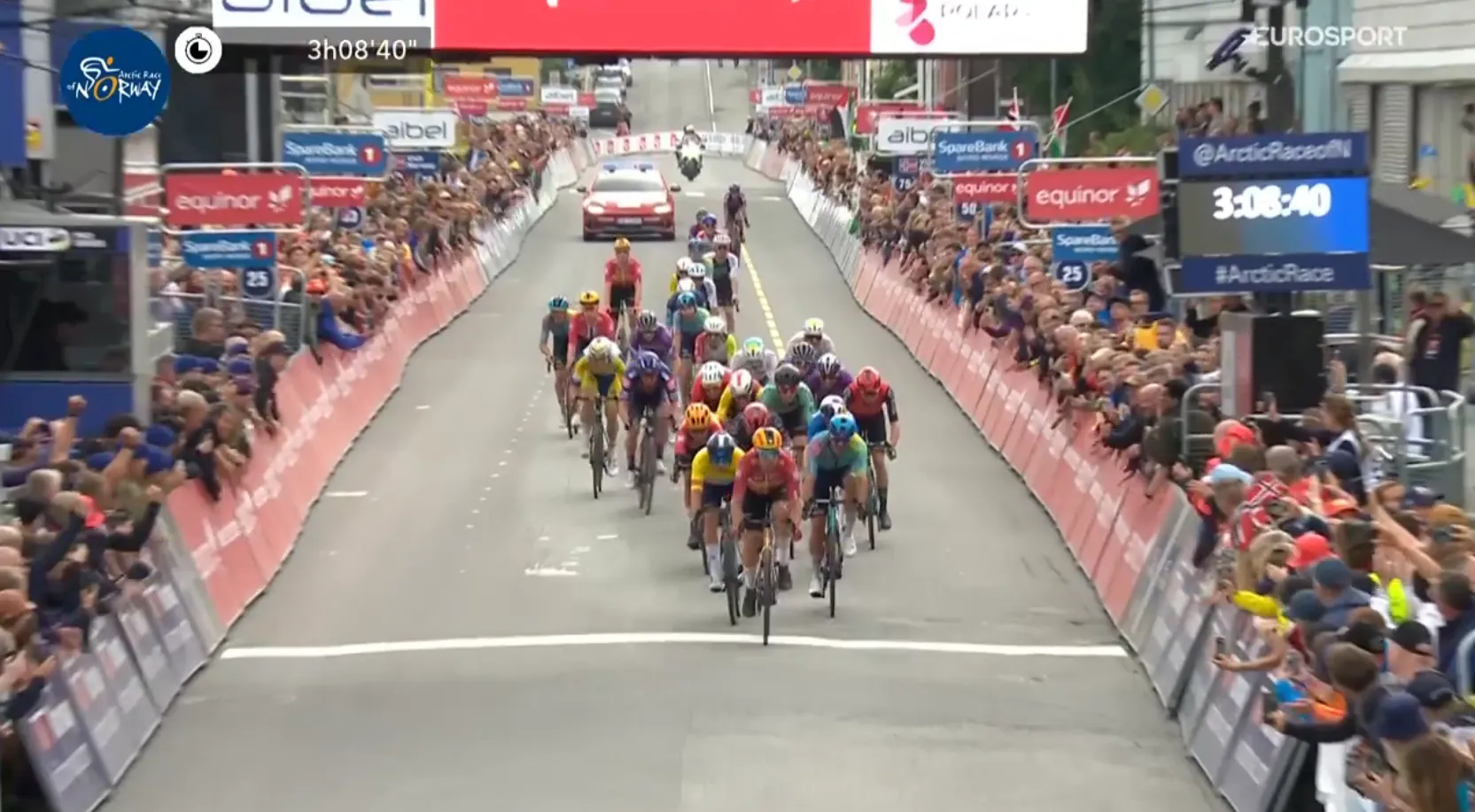 Strong easily fends off Pidcock's attack and secures overall victory in the Arctic Race of Norway, Dversnes wins last stage