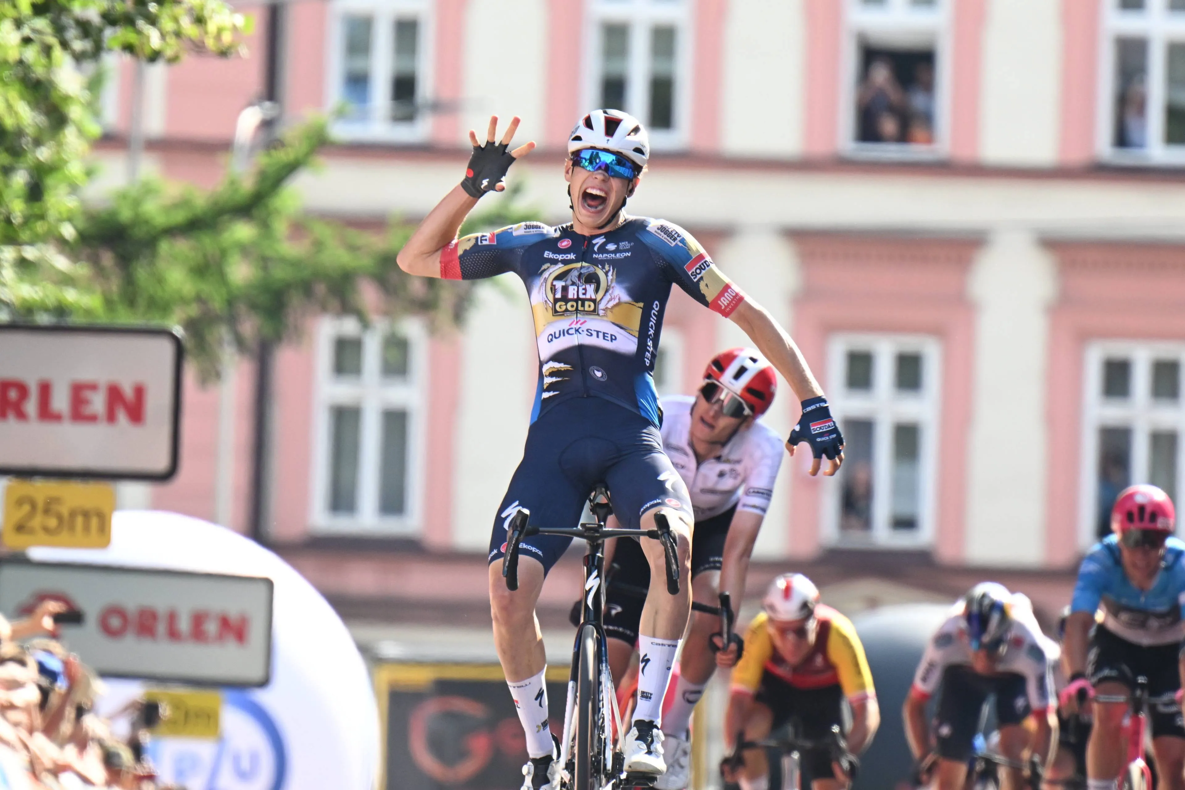 Week na eerste WorldTour-zege krijgt toptalent van Soudal Quick-Step alle steun in ADAC Cyclassics Hamburg