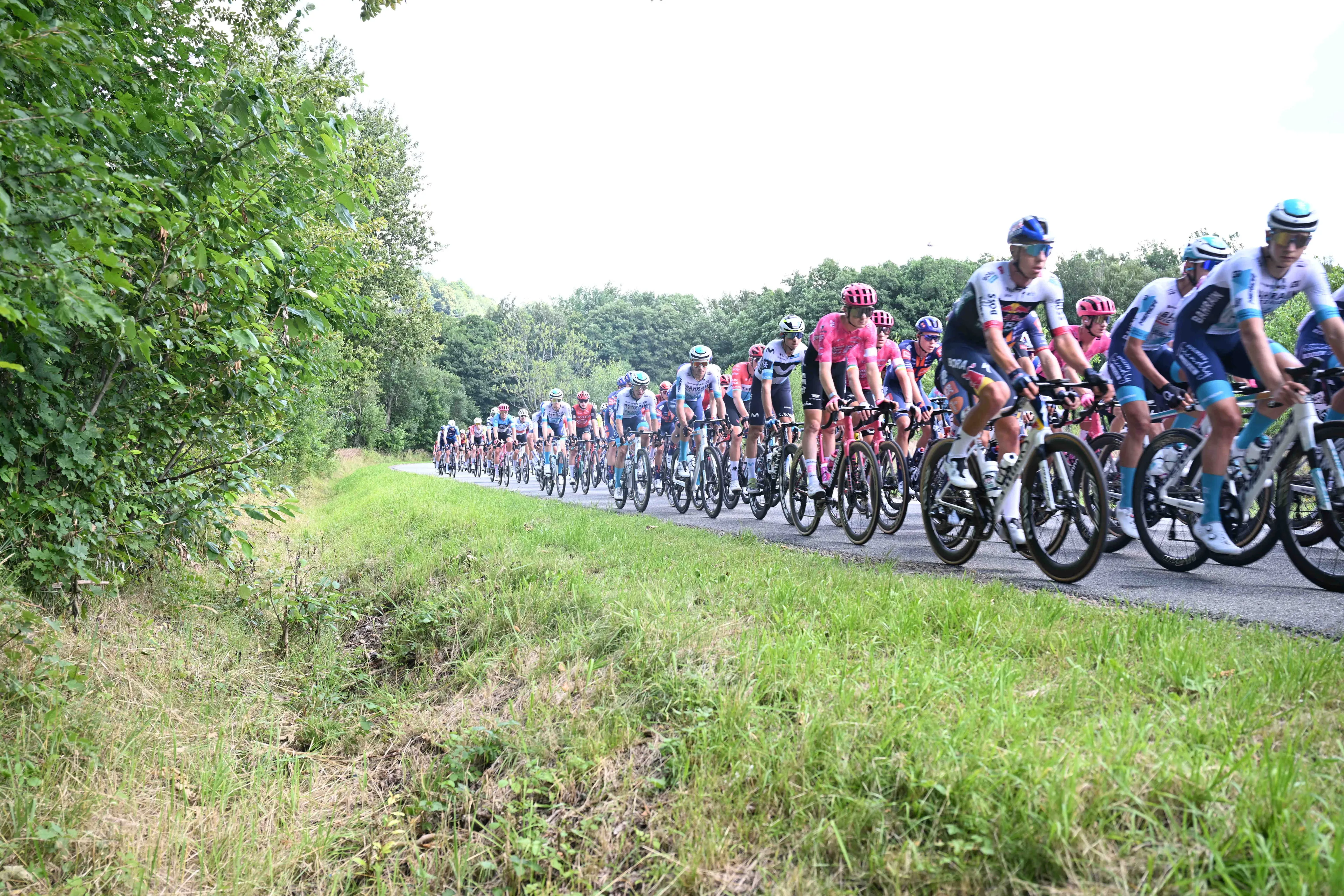 Virus haunts Vuelta peloton: "Performance of several riders affected"