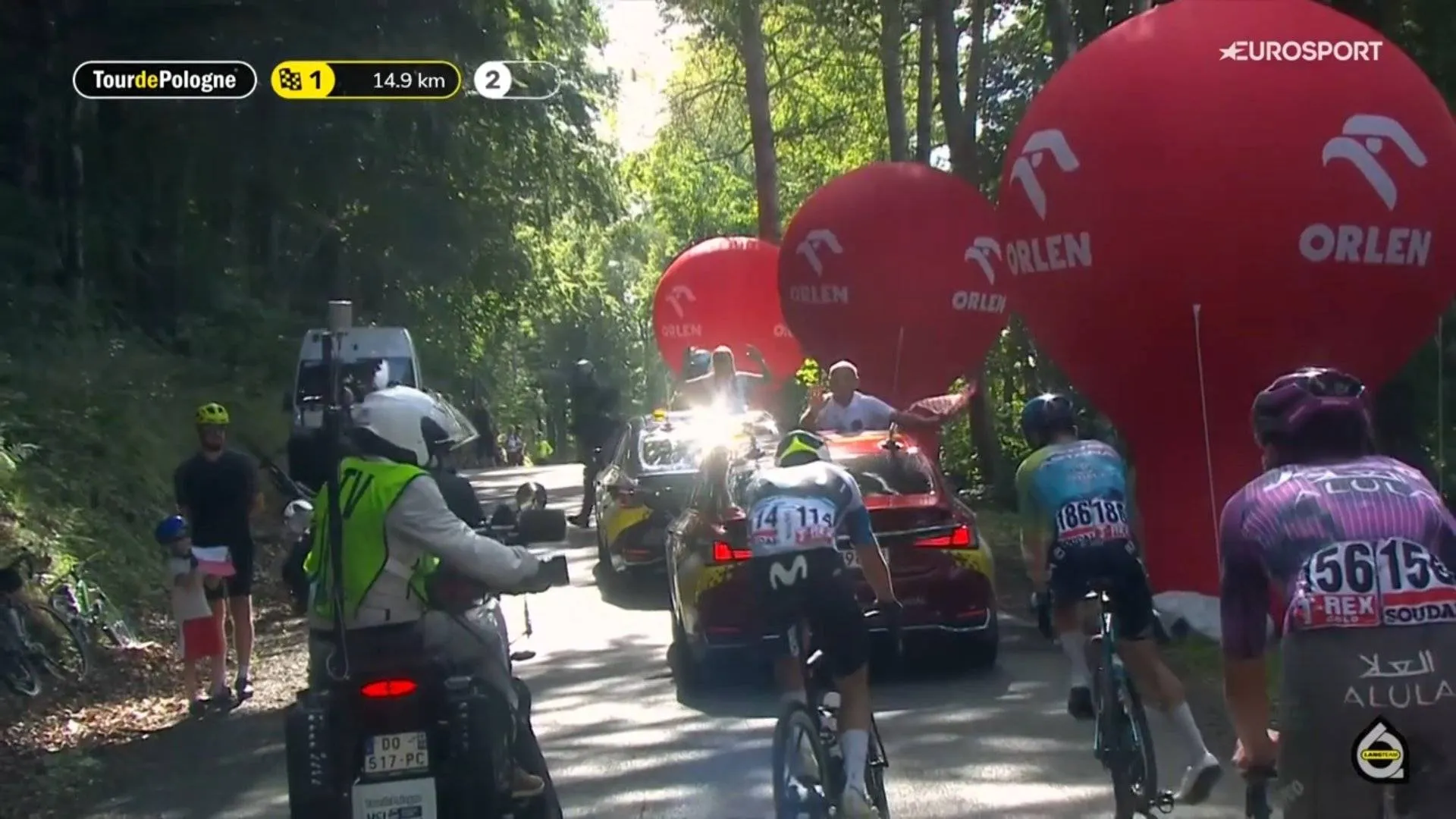 Nasty crash involving leader Lapeira in stage 3 of Tour of Poland: Race officials neutralize the stage