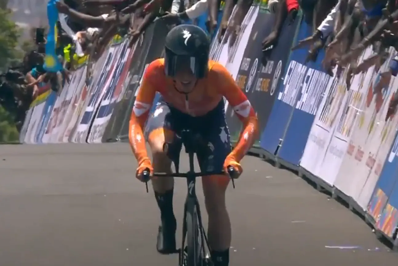 'Uiteindelijk ben je een mens, en in mijn geval een vrouw'; Demi Vollering kan er na WK tijdrijden de vinger nog niet op leggen