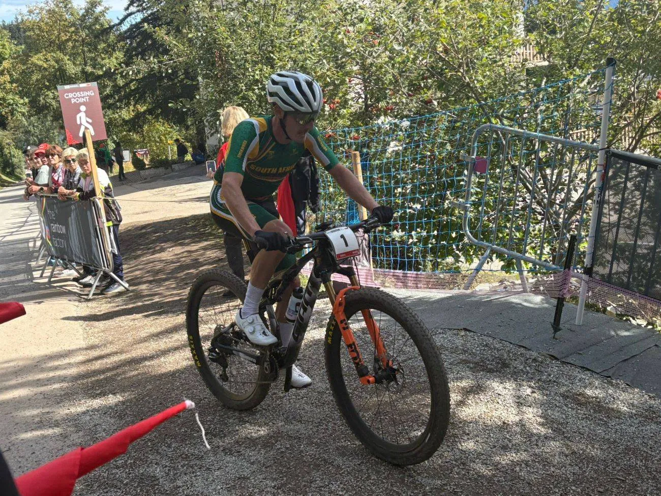 Hatherly wins MTB world championship again despite switch to road cycling: "It was a goal from the start of this season"