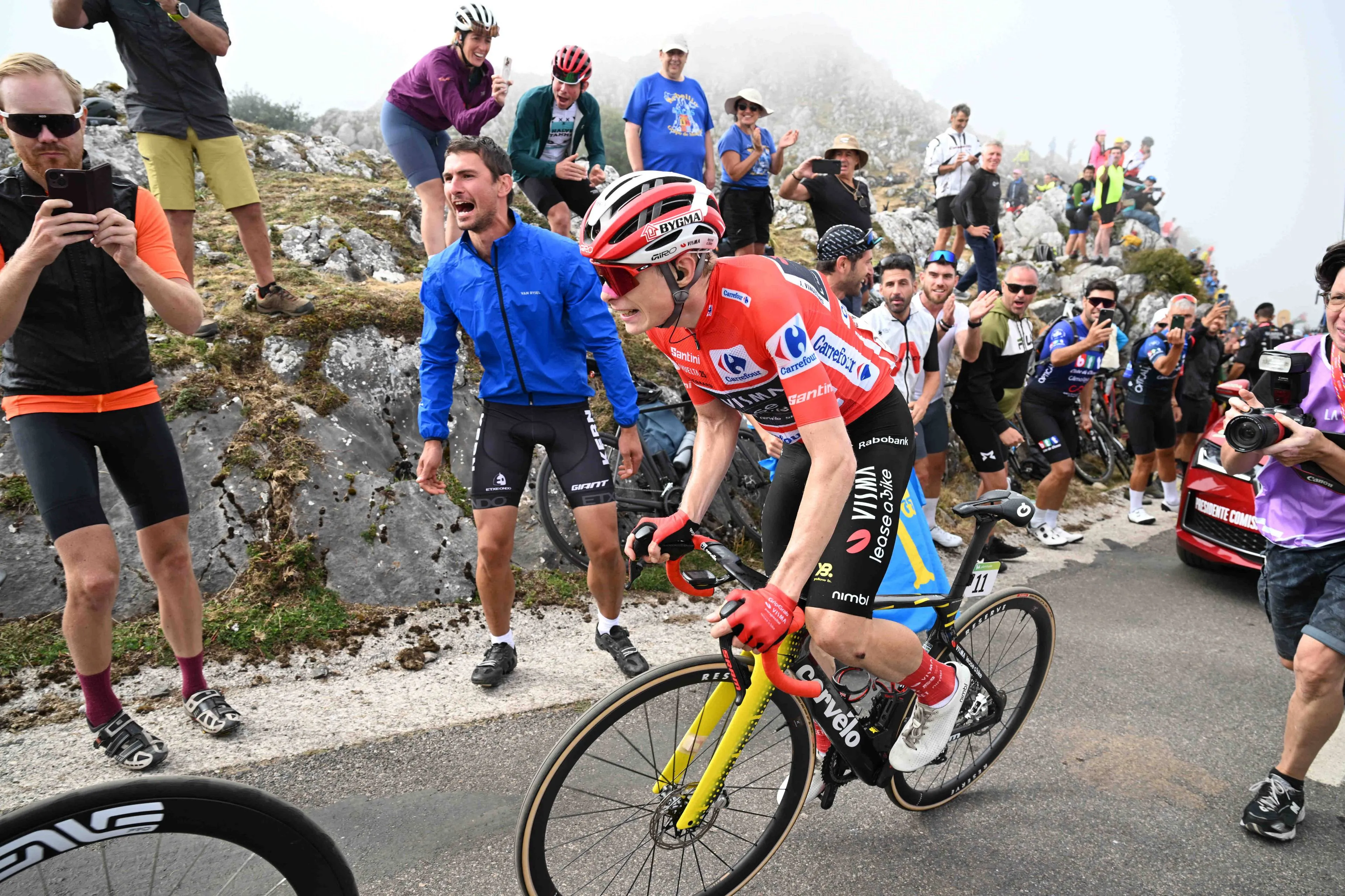 According to Riis, Vingegaard was wise not to accelerate: "If you blow up there, you won’t come back"
