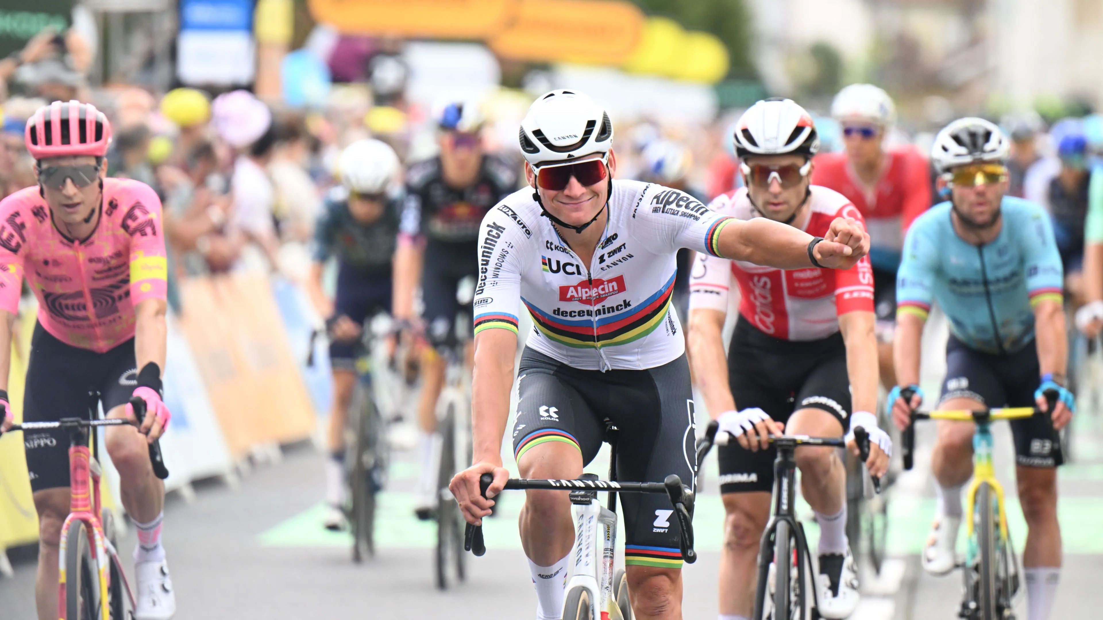 Evenepoel and Pogacar stick to the van der Poel scenario, while Del Toro and others can dream thanks to World Championship statistics