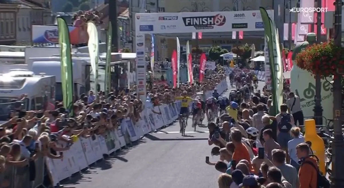 Ook hele vroege Visma-versnelling van Gloag doet Magnier niet wankelen: Fransman completeert hattrick in Slowakije