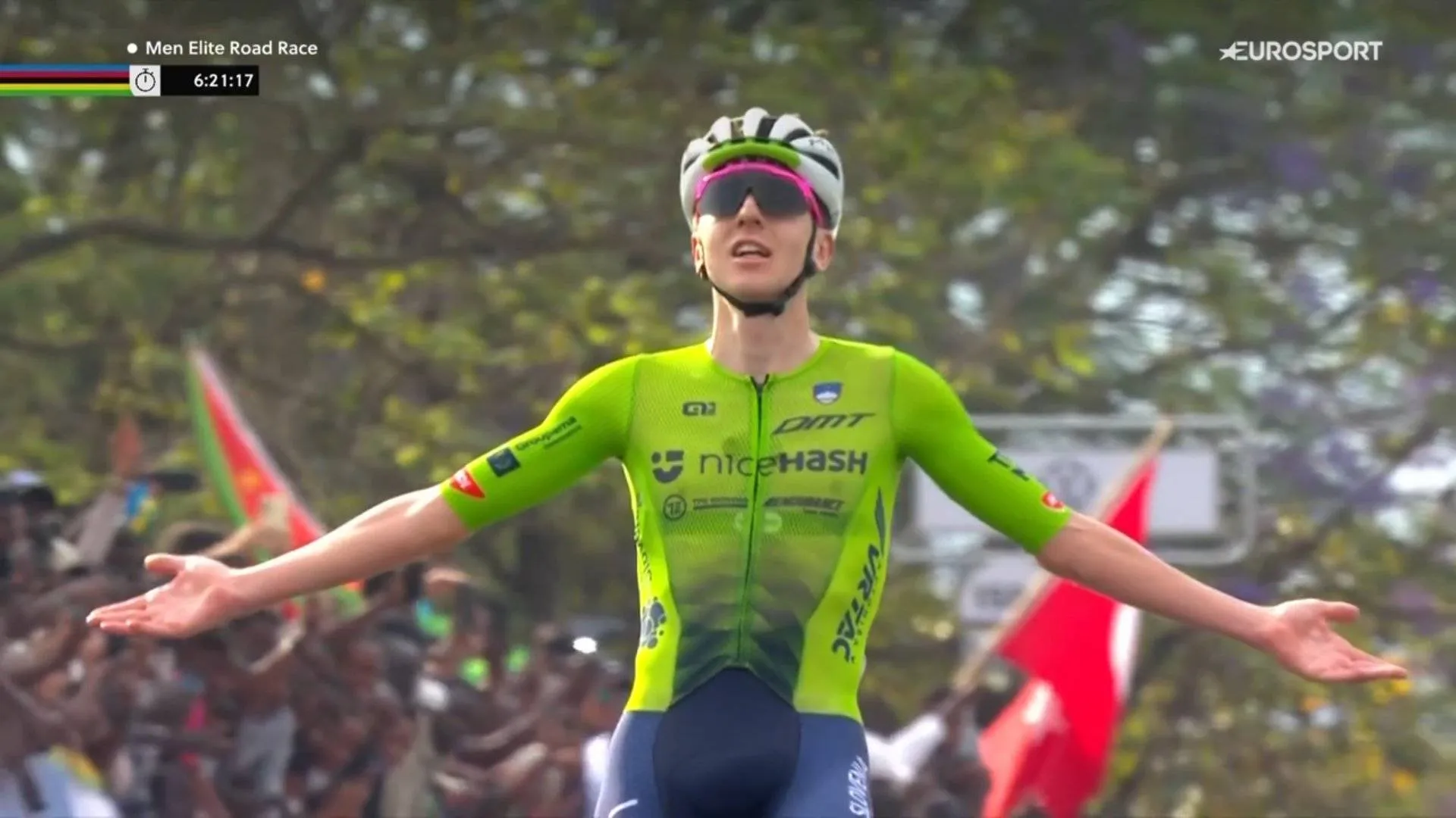 T.A.D.E.J. P.O.G.A.C.A.R! Best rider in the world keeps the rainbow jersey for another year