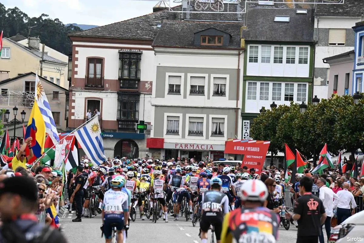 Fines, time penalties and jury report Vuelta a España 2025 | Jury once again finds no infractions