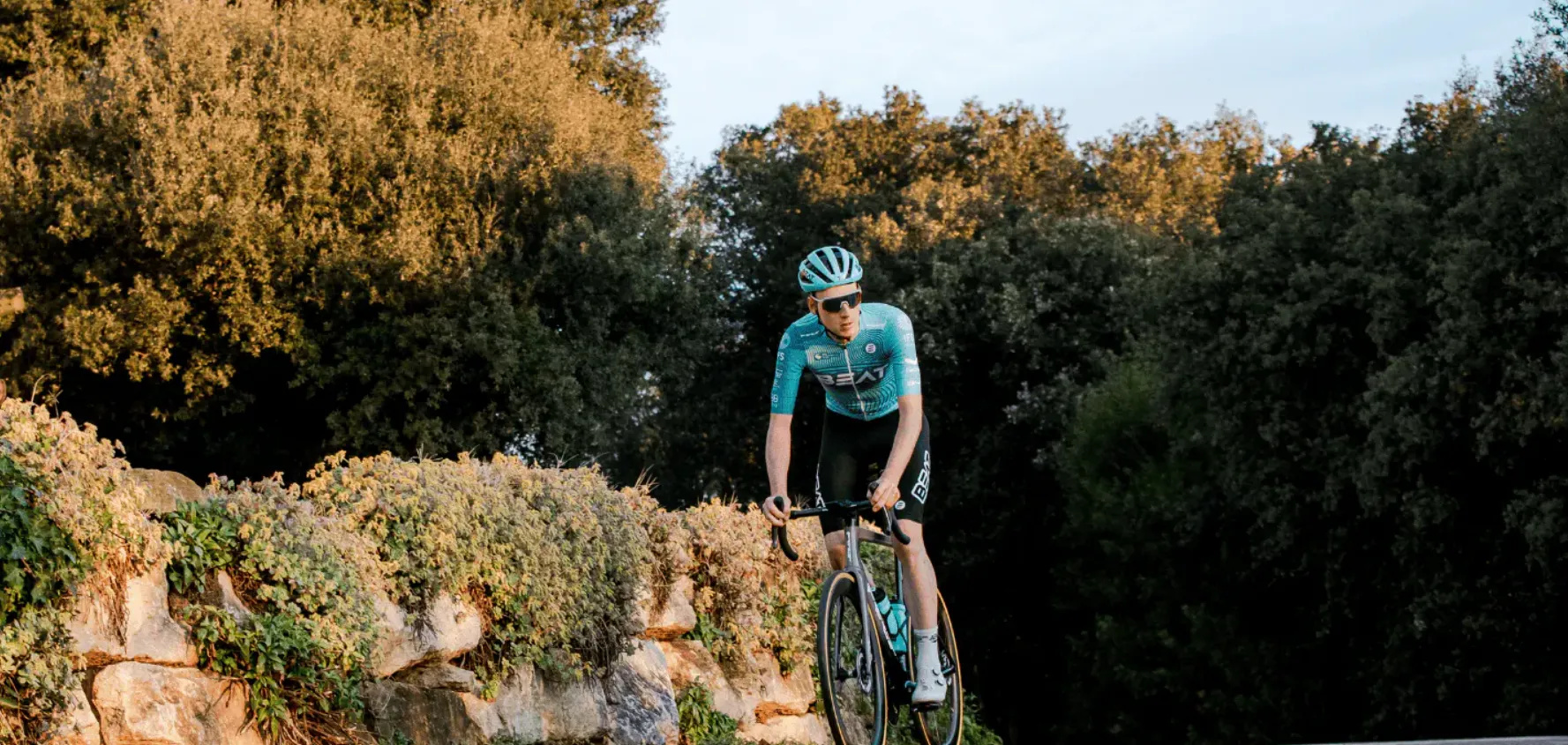 Recently retired Tusveld spots gap in cycling market: "Only one WorldTour team has a full-time one on staff"