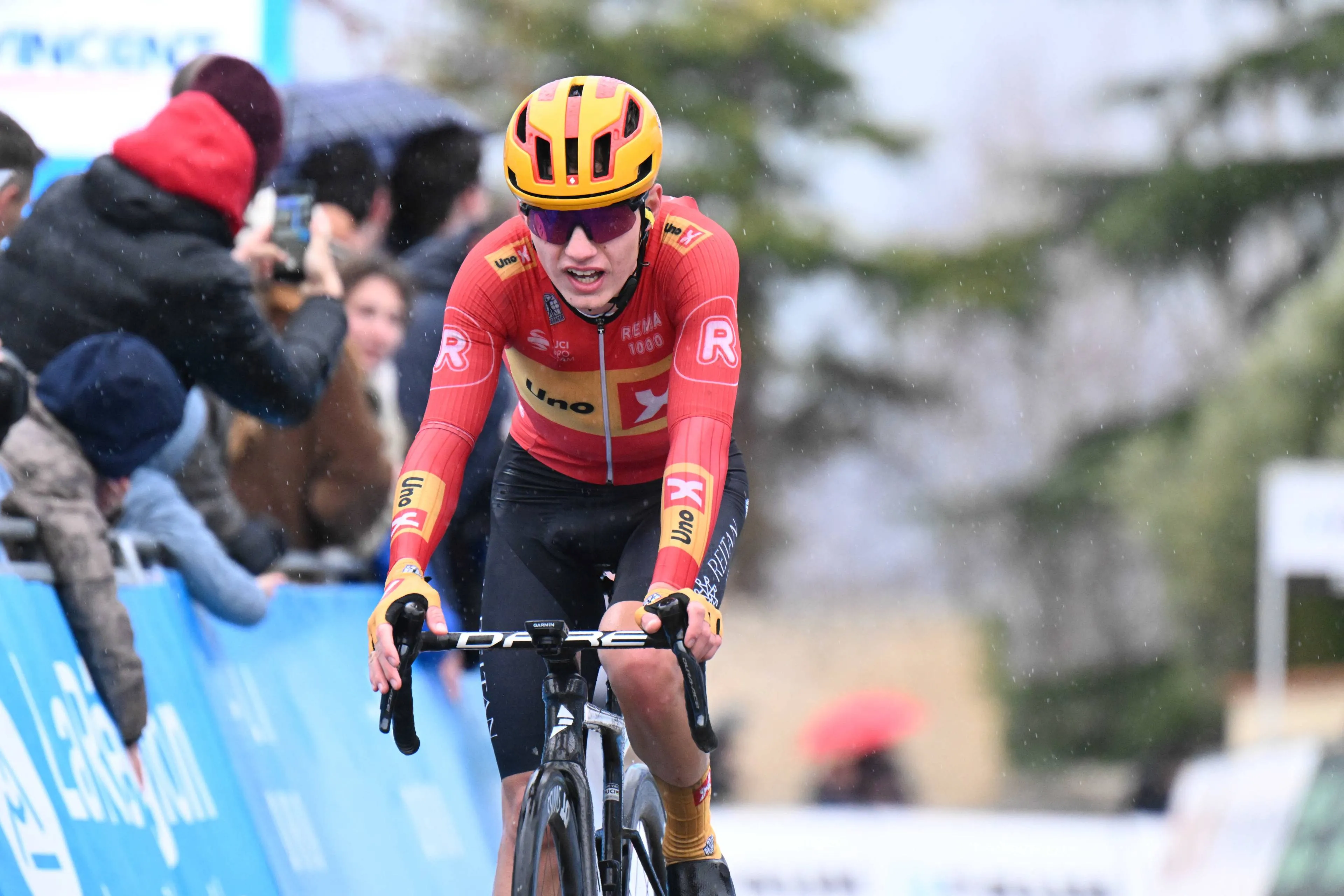 Uno-X suddenly pulled out of WorldTour celebrations: Danish climbing talent falls ill