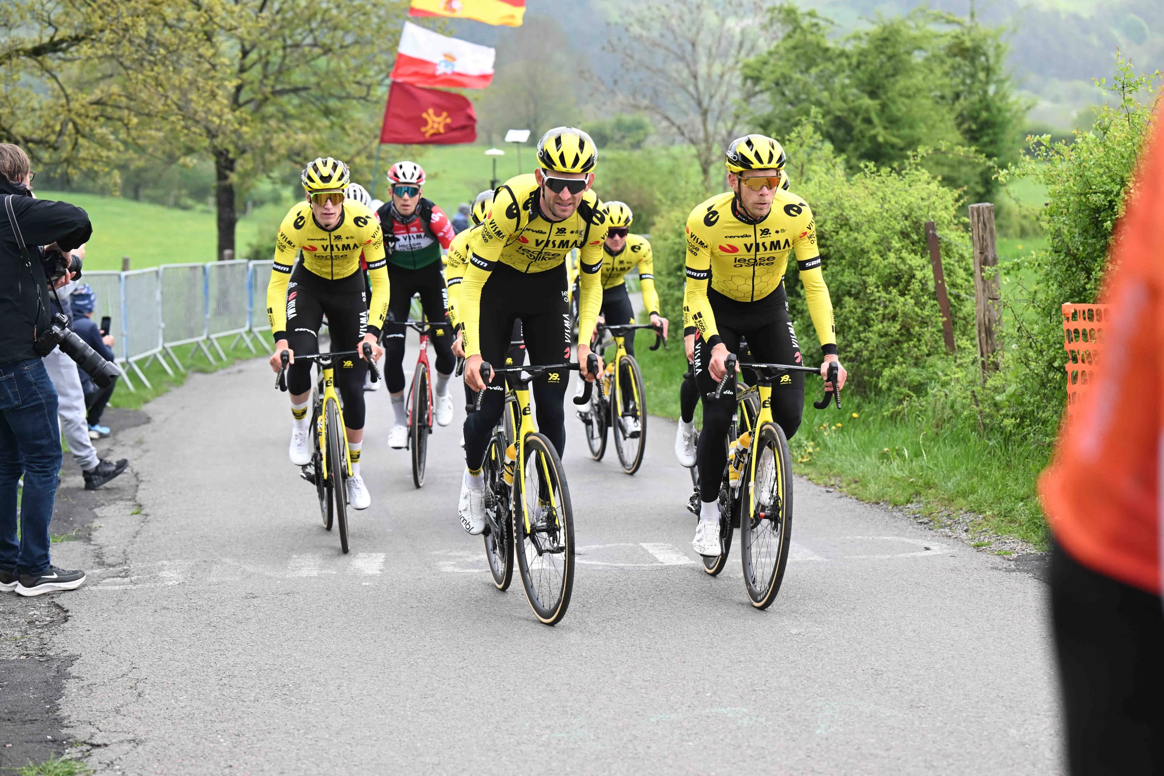 Visma | LaB counting on departing Benoot and Uijtdebroeks in Il Lombardia: "Hopefully they can play a role in the finale"