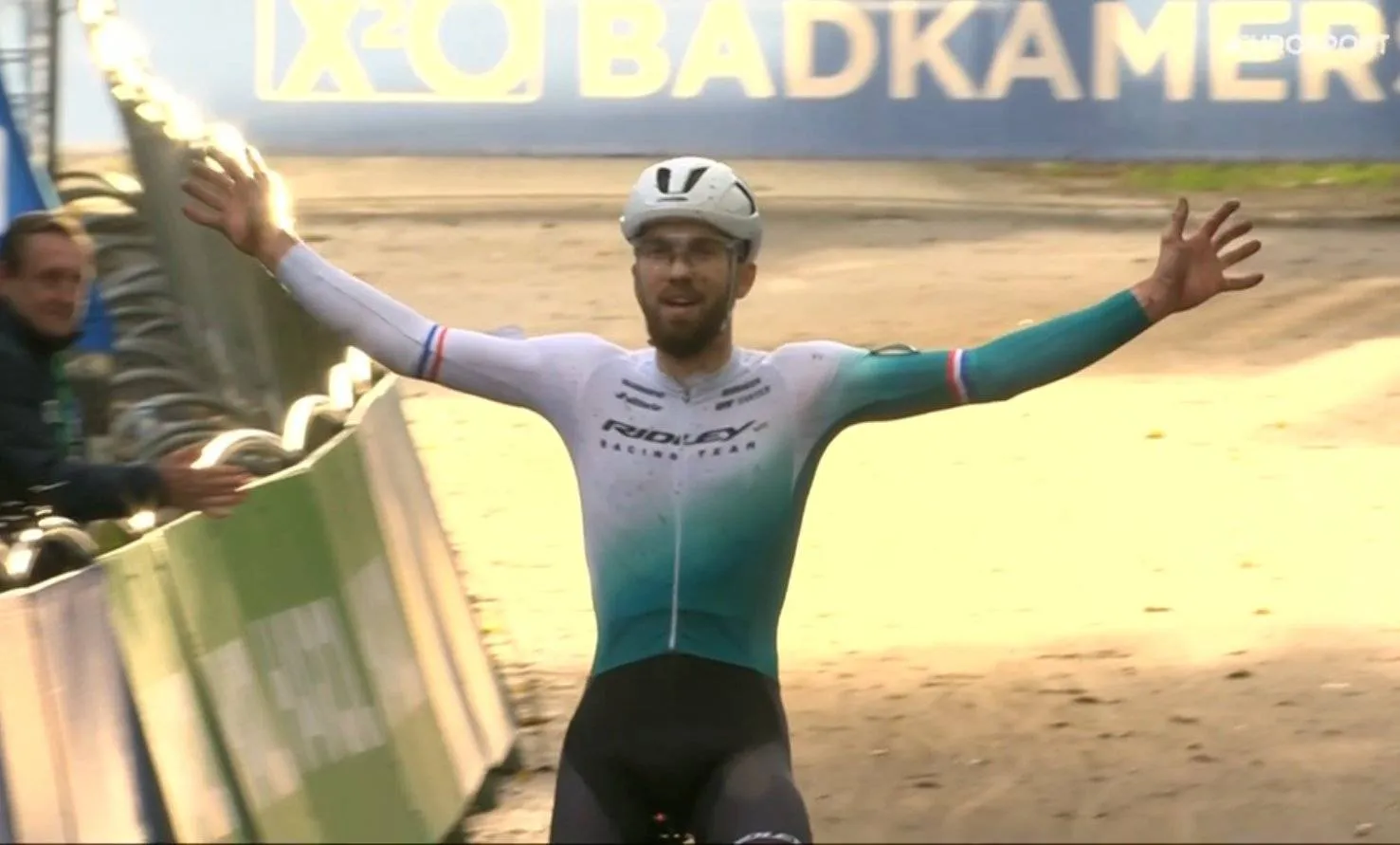 Pech voor een deel, meevaller voor een ander: de gloednieuwe Wereldbekermanche op Sardinië is zondag via deze zenders te volgen