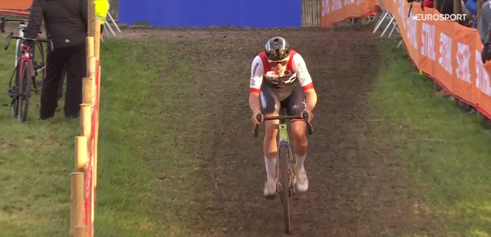 Nys roemt Van der Haar na 'teamoverwinning' in Flamanville: 'Het gebeurde twee keer in dezelfde bocht'