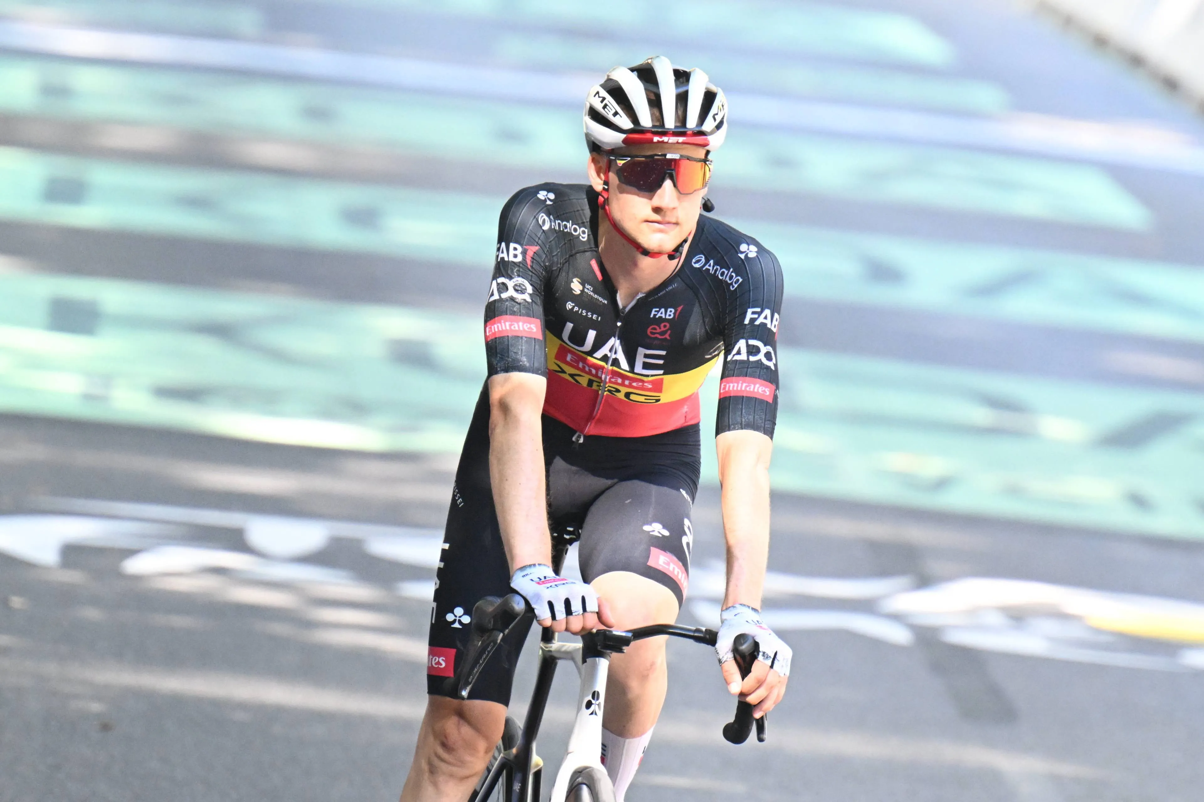 Wellens questions Ayuso's UAE-exit: 'It's strange that contracts can be broken these days'