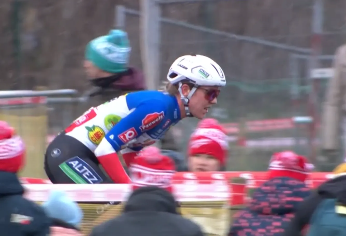 Fouquenet wint op dag zonder sterren, maar vooral sensationele podiumplek van Canadese (18) valt op in Gullegem