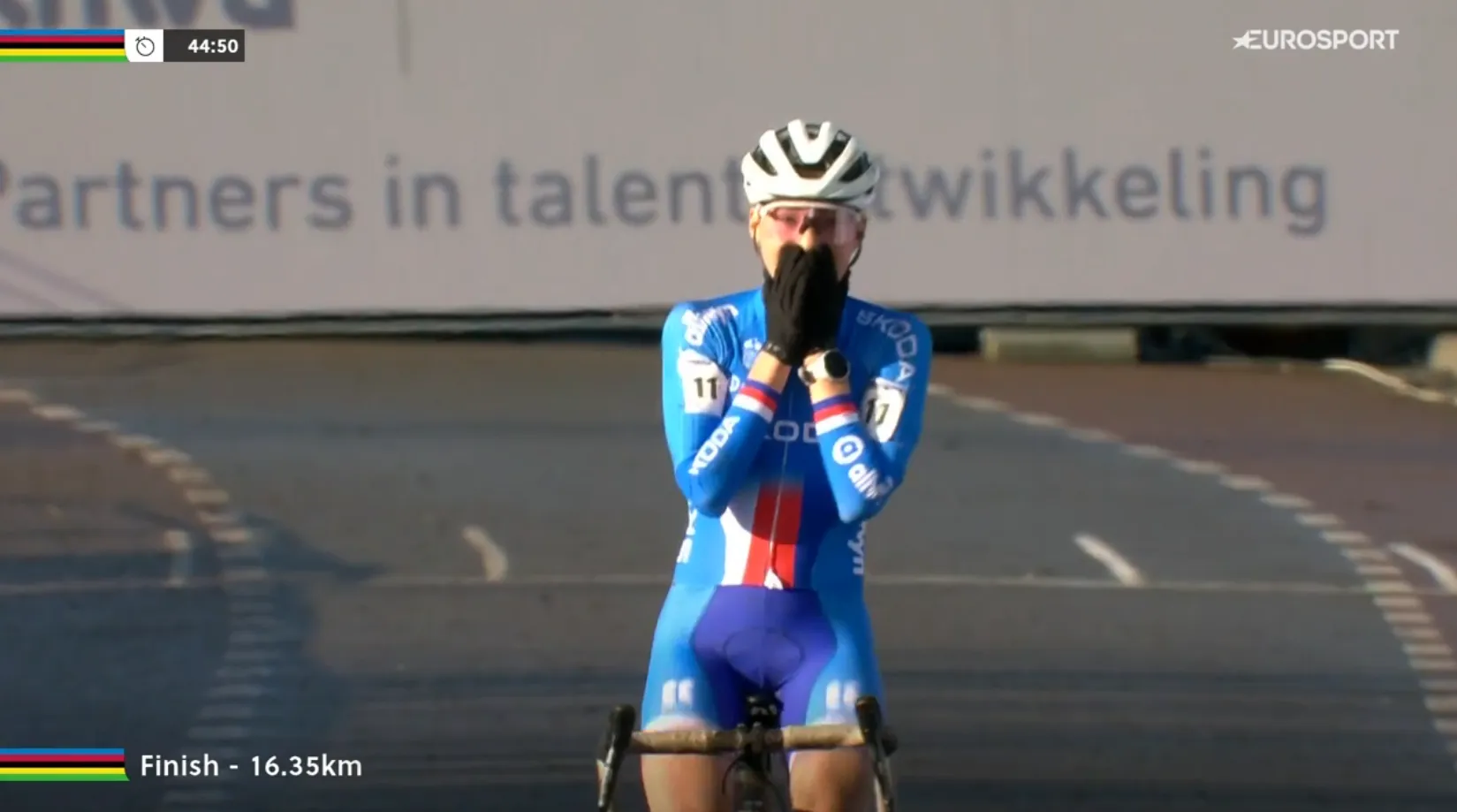 Nederlandse Jochems komt tekort voor junioren-medaille, wereldtitel voor Tsjechische Bukovska