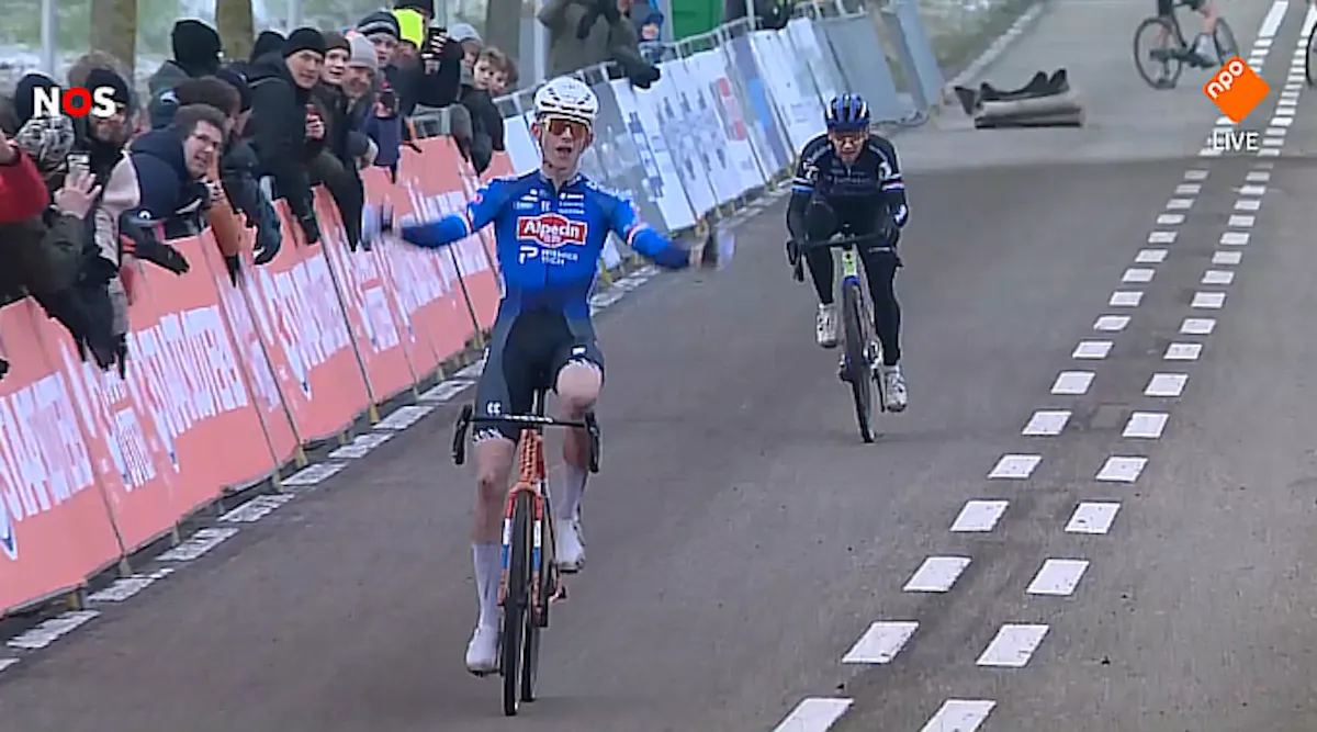 Een bijna-sprookje voor Van der Haar op het NK, die winnaar Del Grosso net niet weet terug te halen na cross met veel gezichten