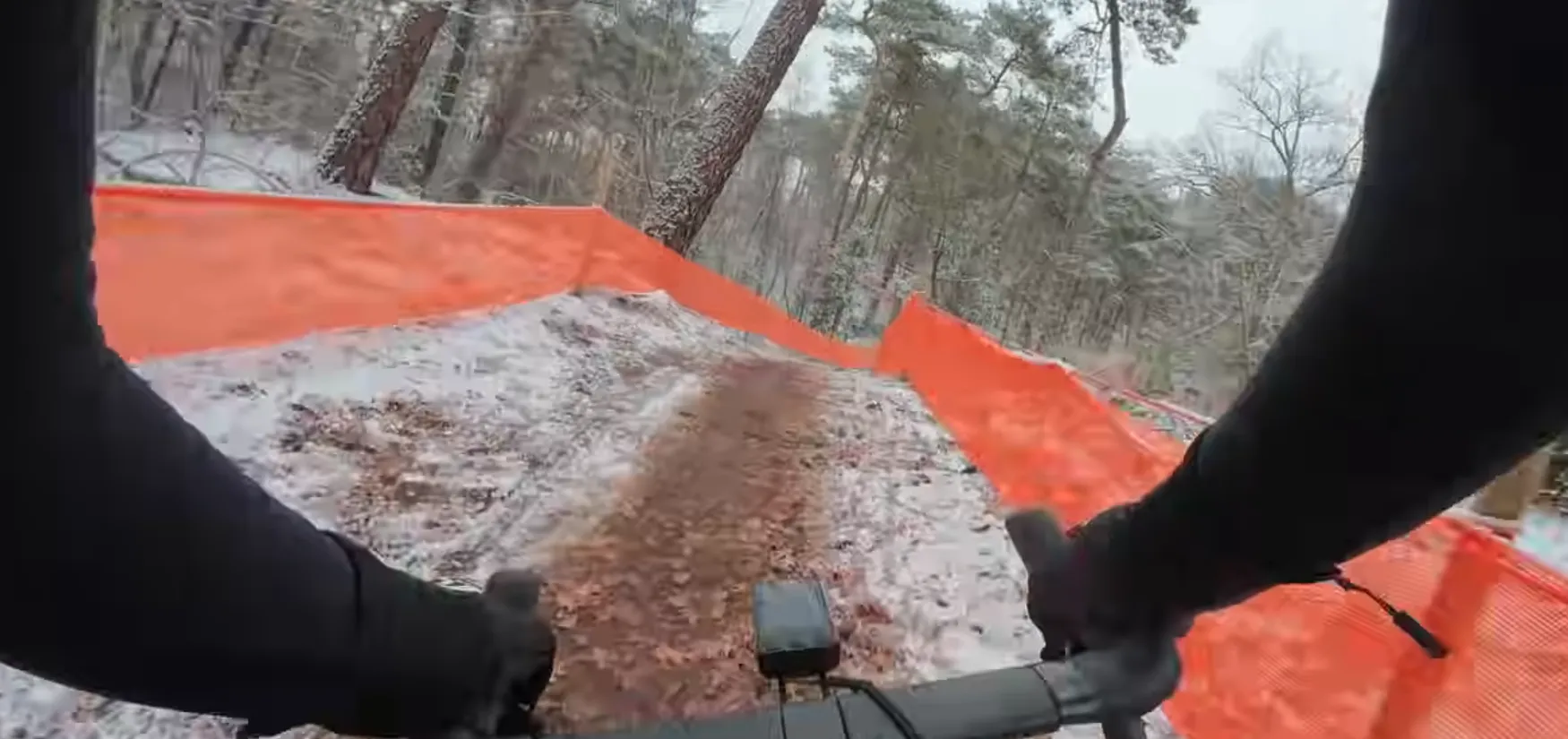 📽️ Hoe ligt het parcours van NK veldrijden 2026 in Huijbergen erbij na alle sneeuw? Puck Pieterse toont het!